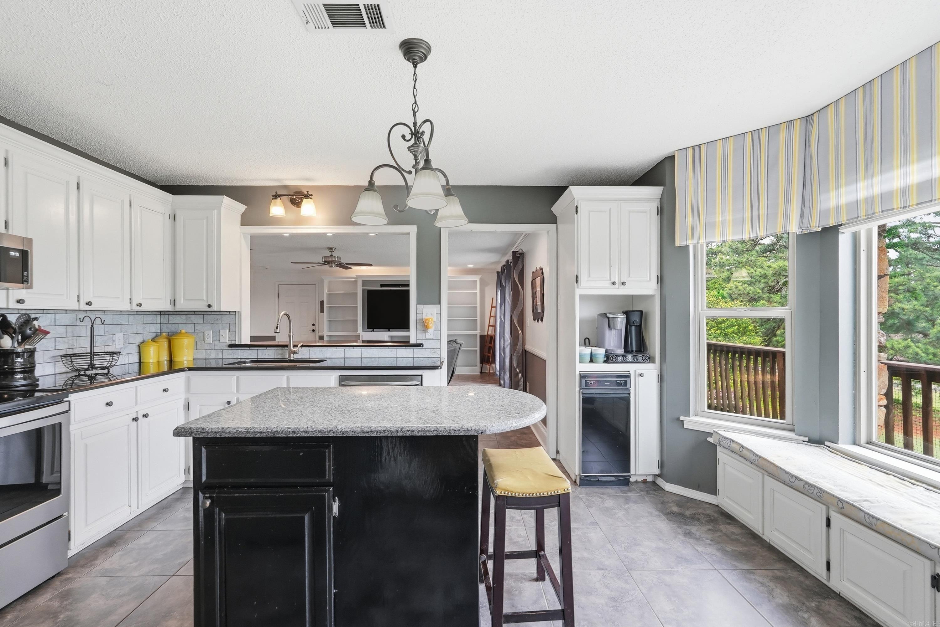 1100 Carruthers Drive