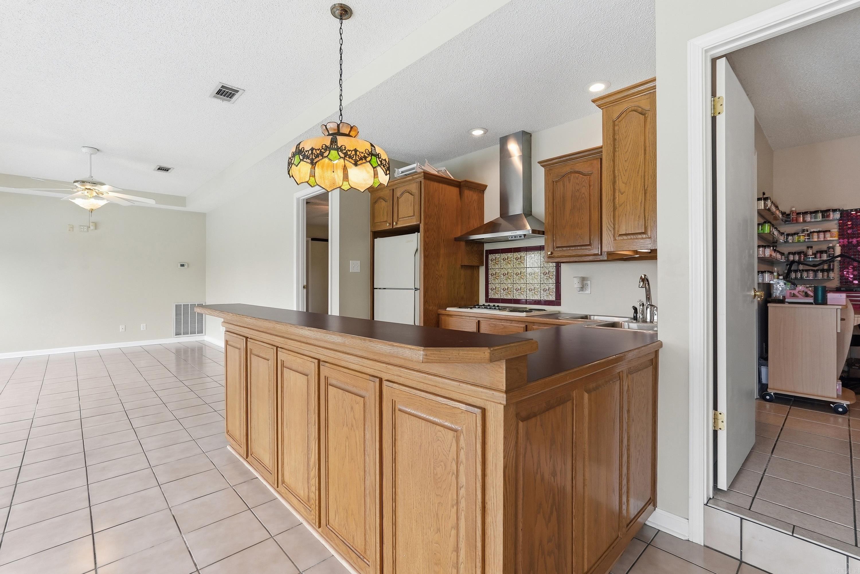 1100 Carruthers Drive