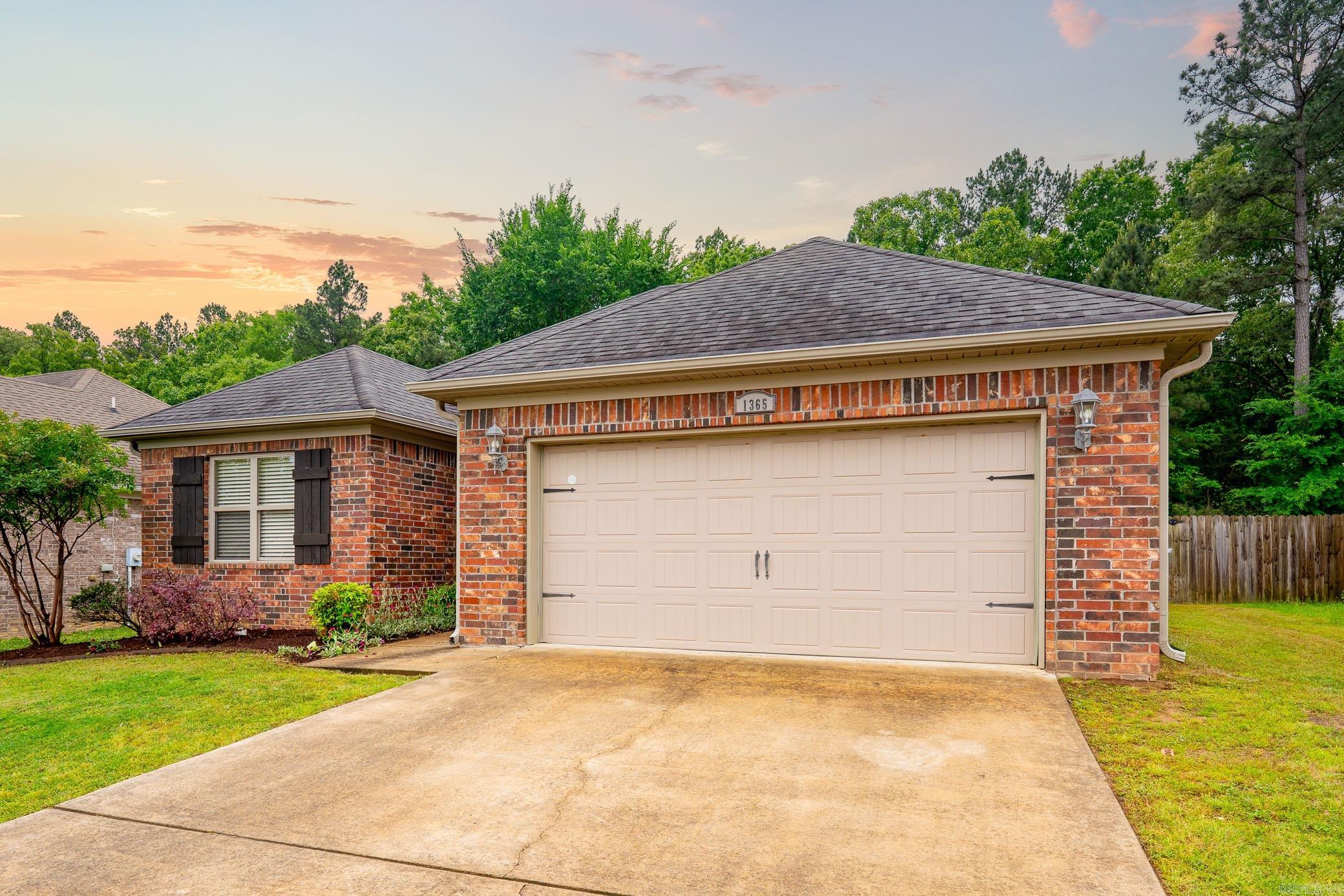 1365 Acuff Lane