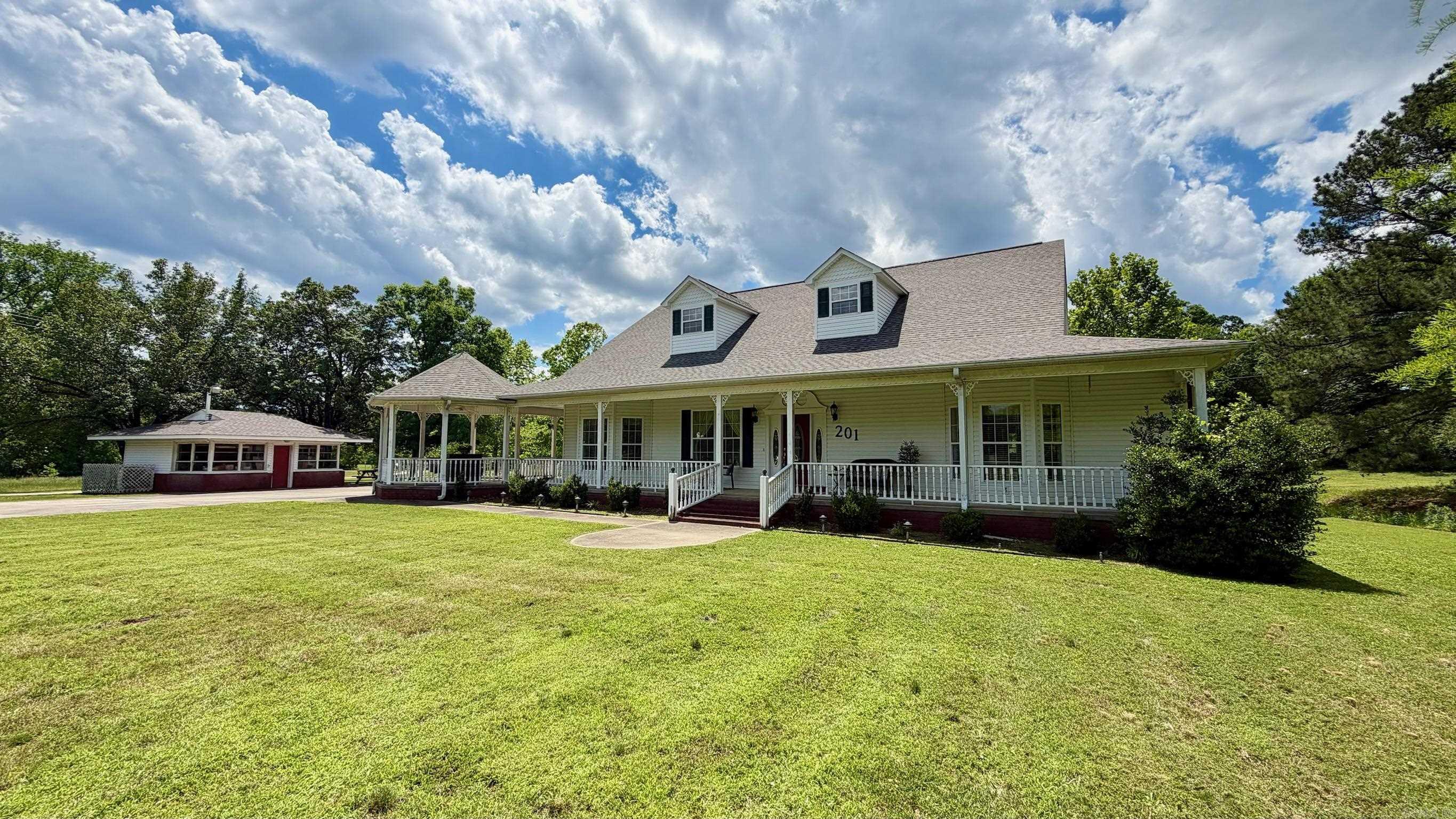 201 Green Willow Lane