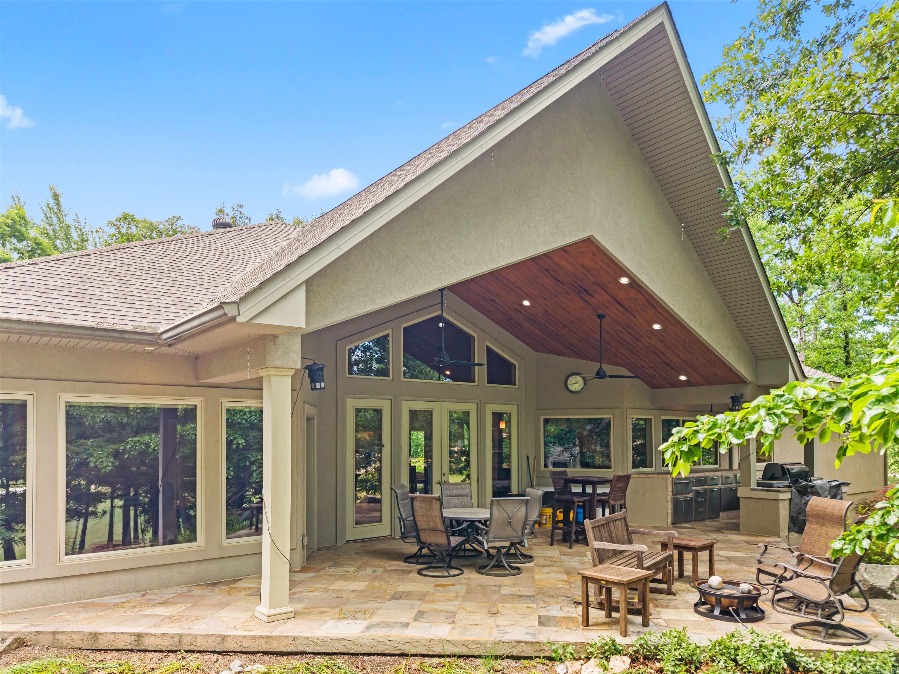 11 Paraiso Lane