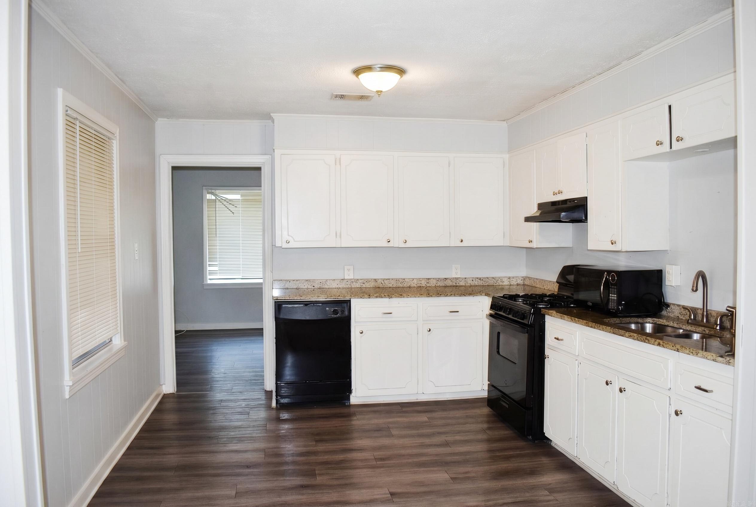 1518 W 35th Street