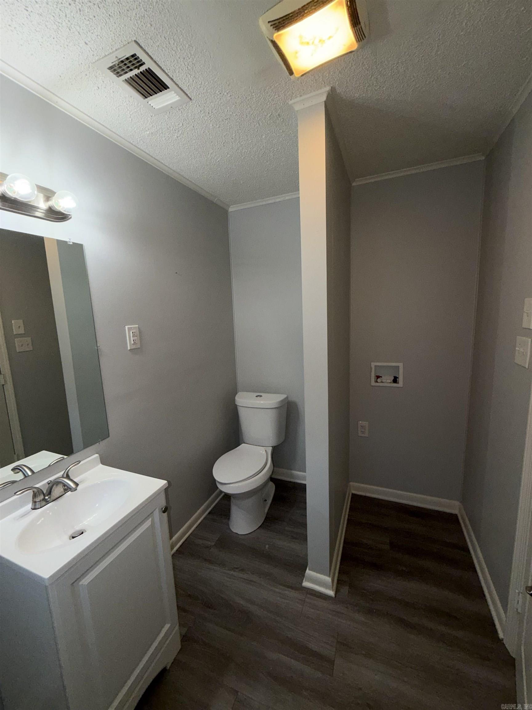 1518 W 35th Street
