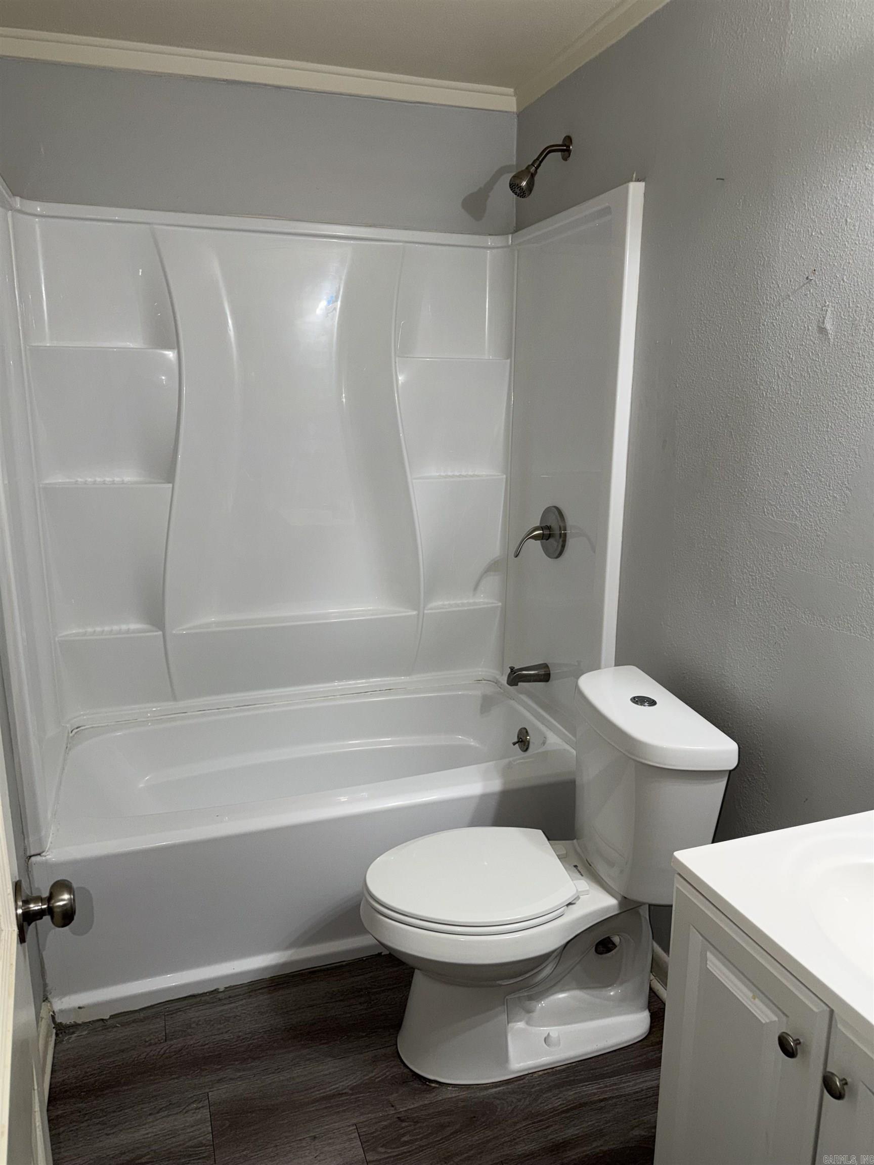 1518 W 35th Street