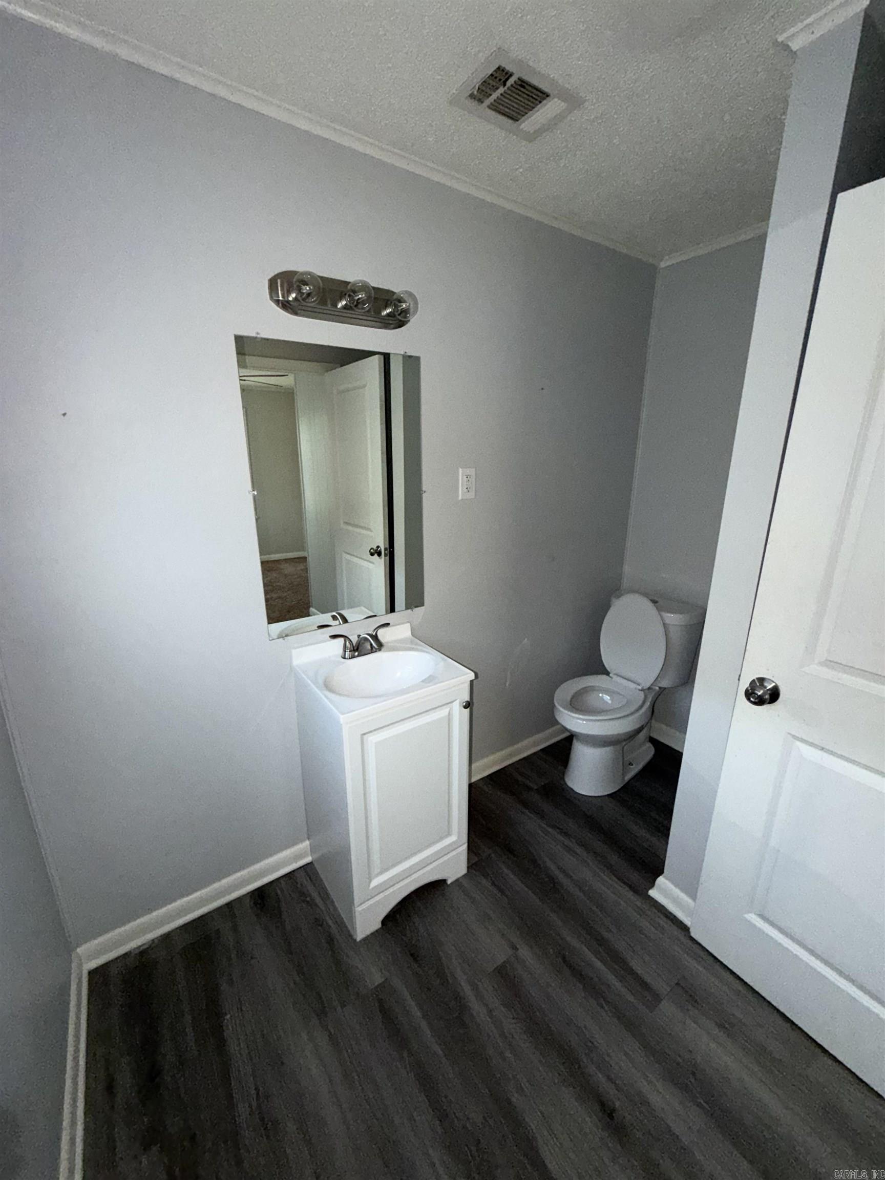 1518 W 35th Street