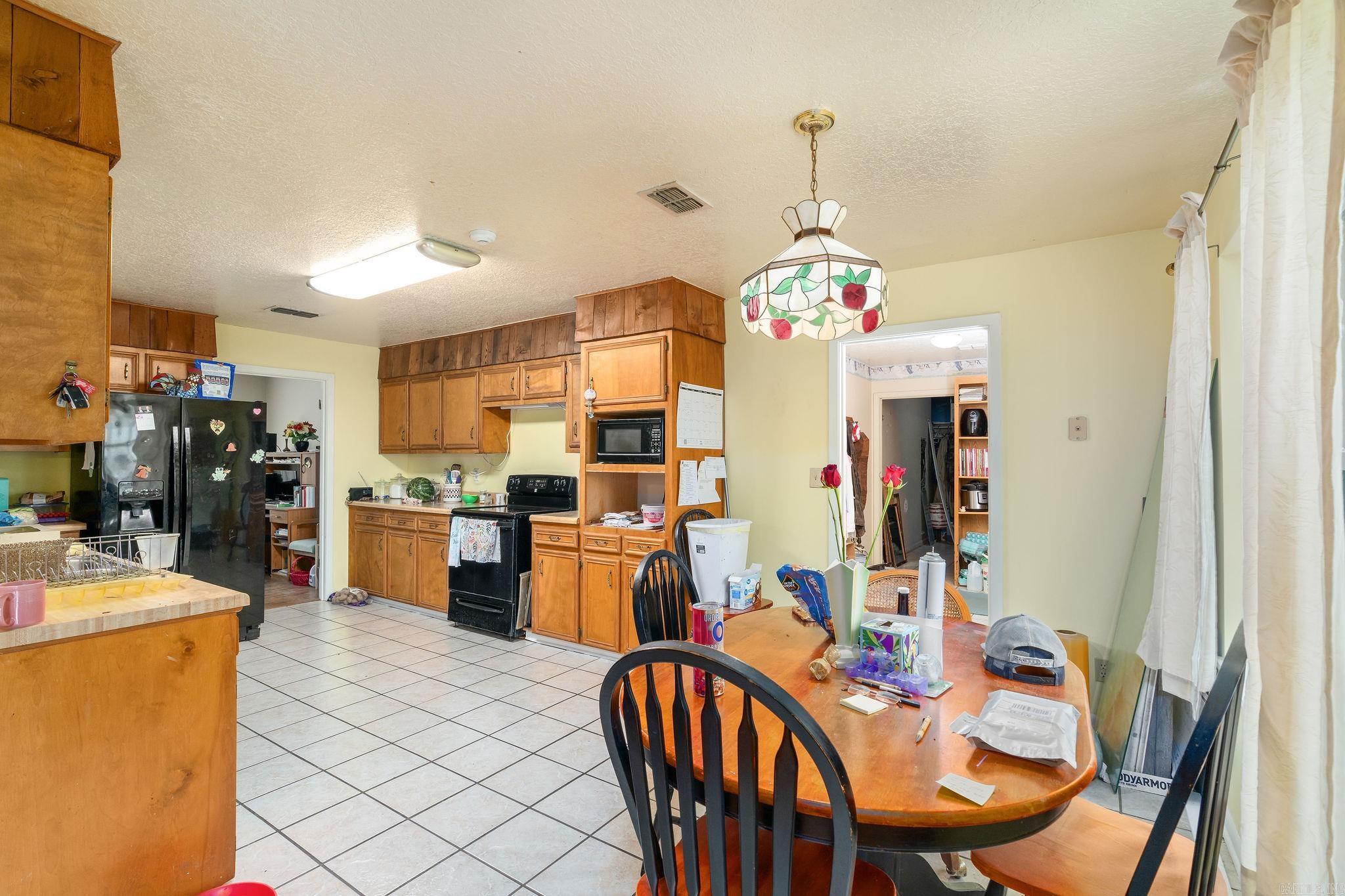 1694 Amity Road