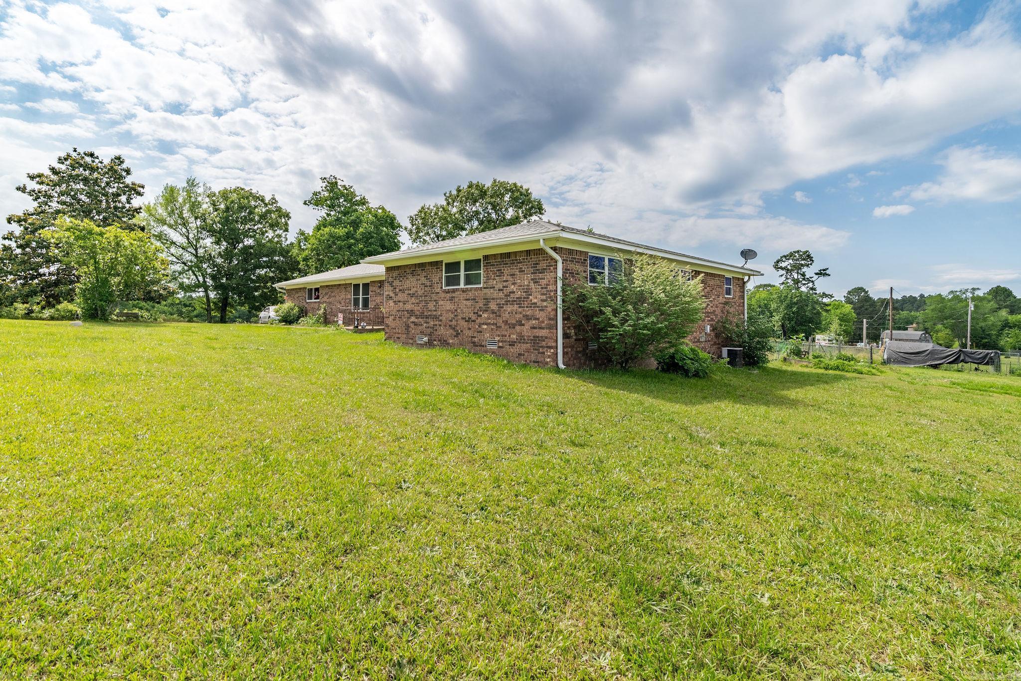 1694 Amity Road