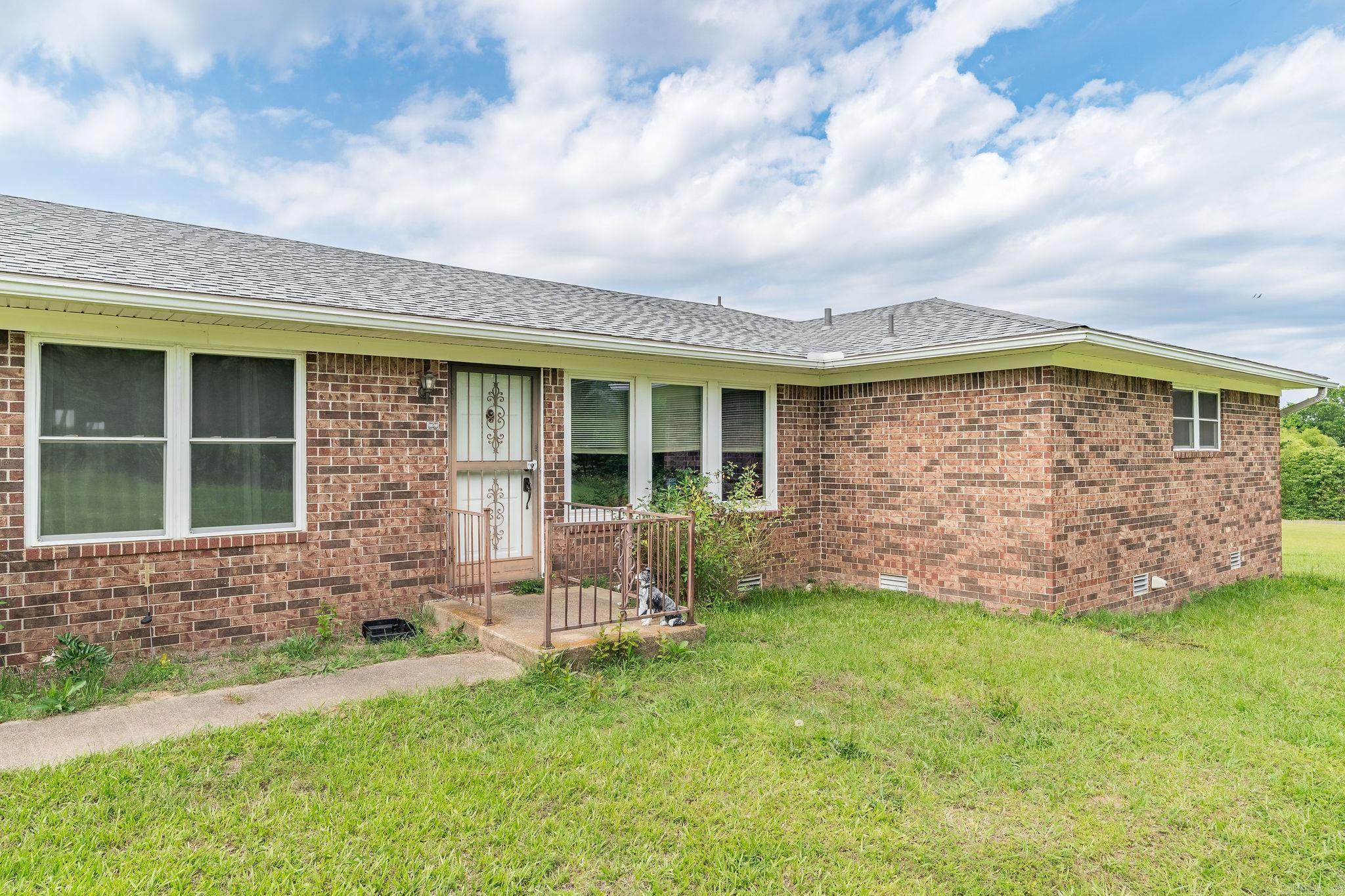 1694 Amity Road