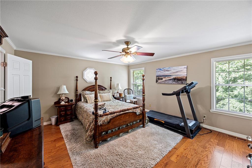 123 Hillcrest Dr