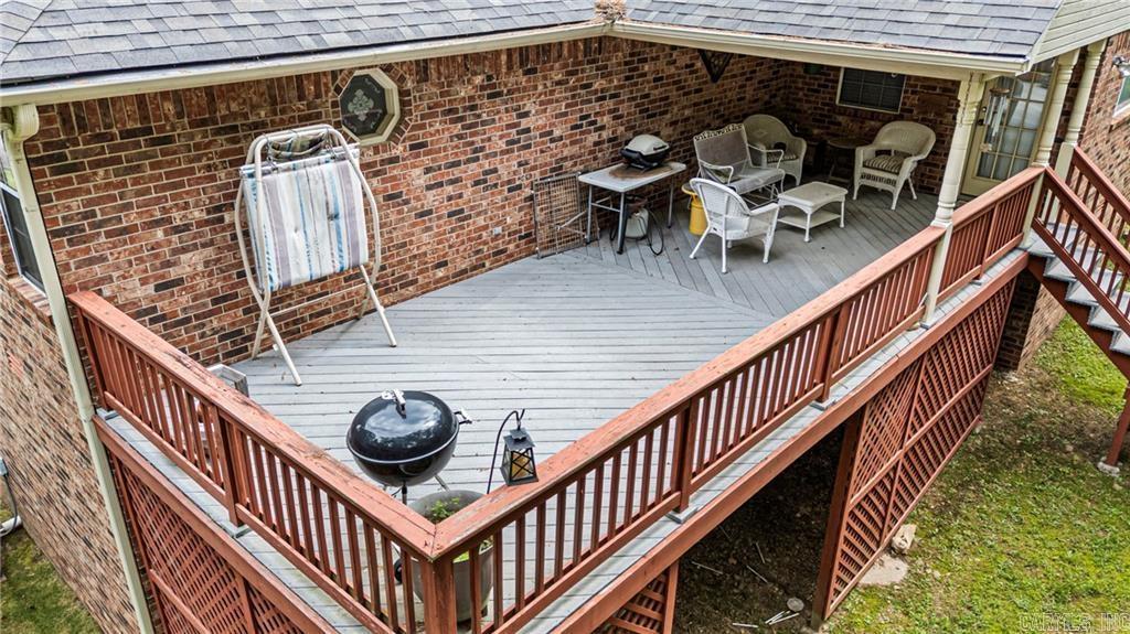 123 Hillcrest Dr