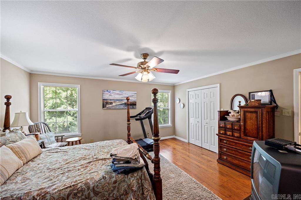 123 Hillcrest Dr