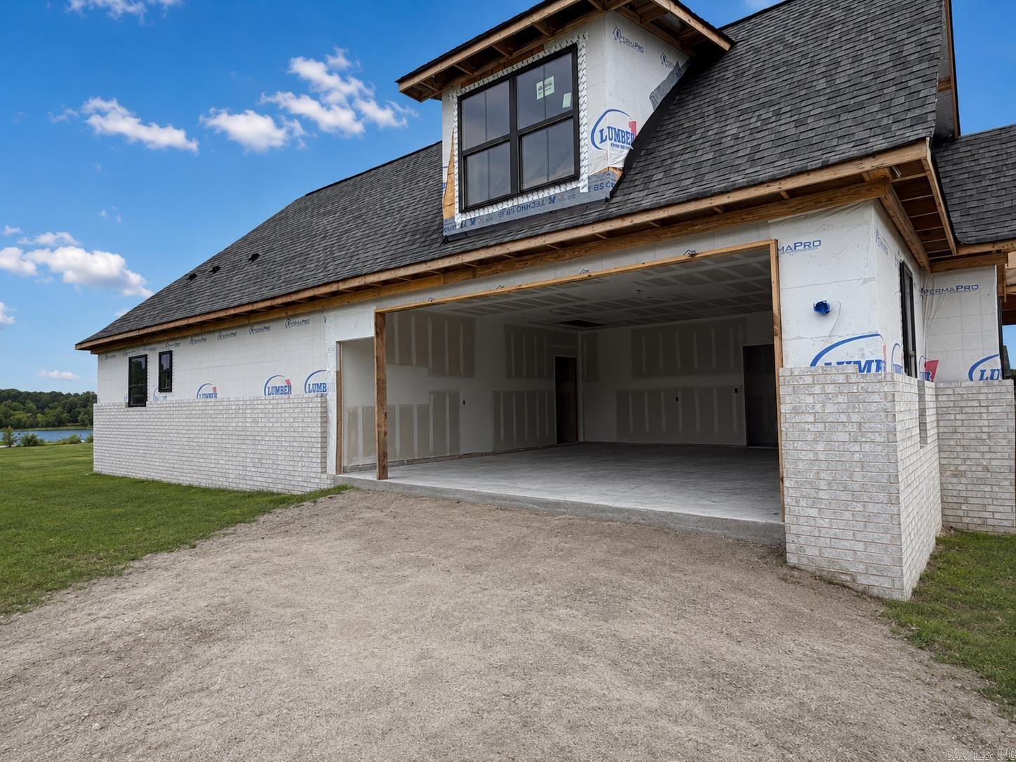 655 Mound View Dr.