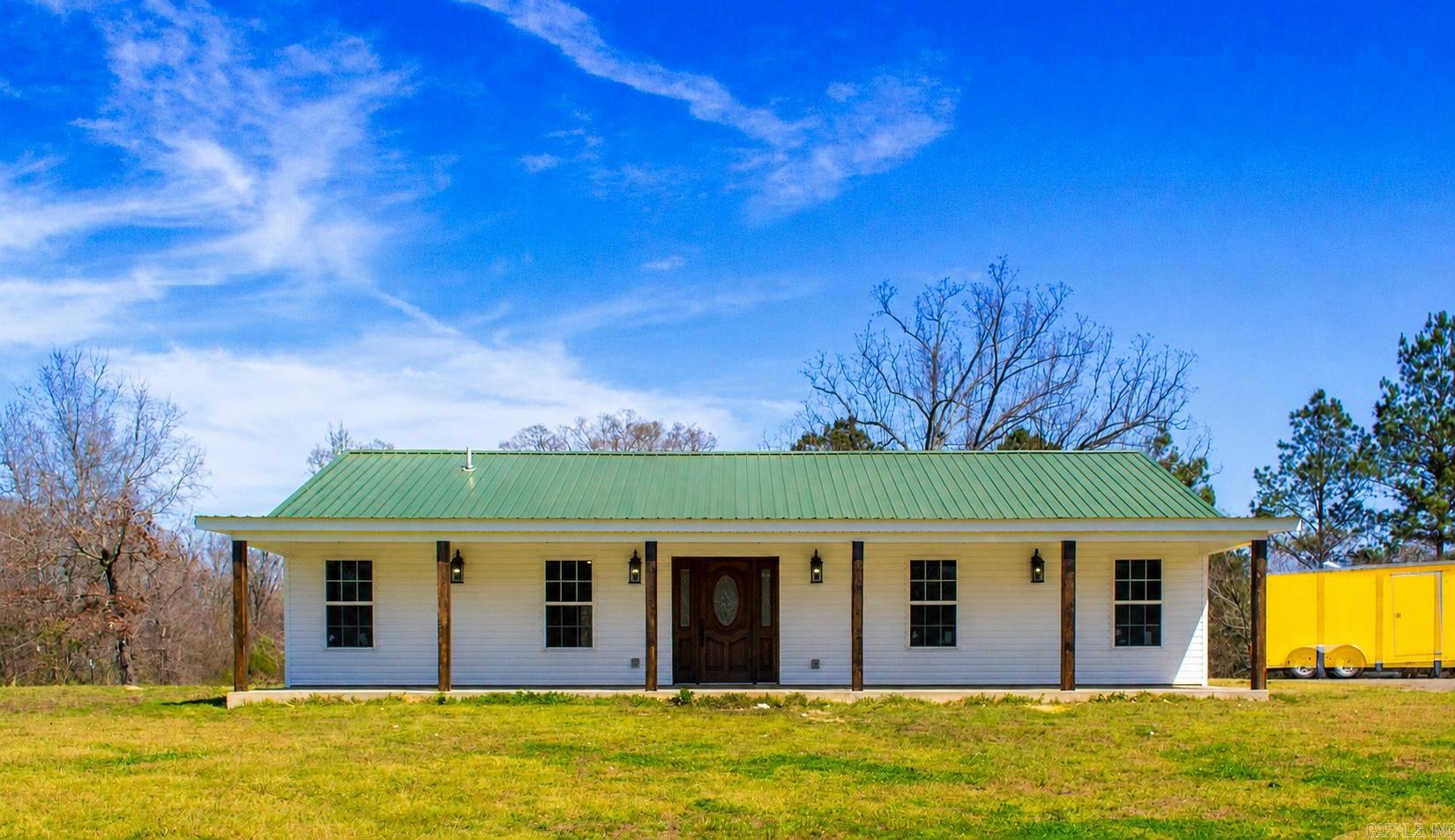 1392 Sugarloaf Road