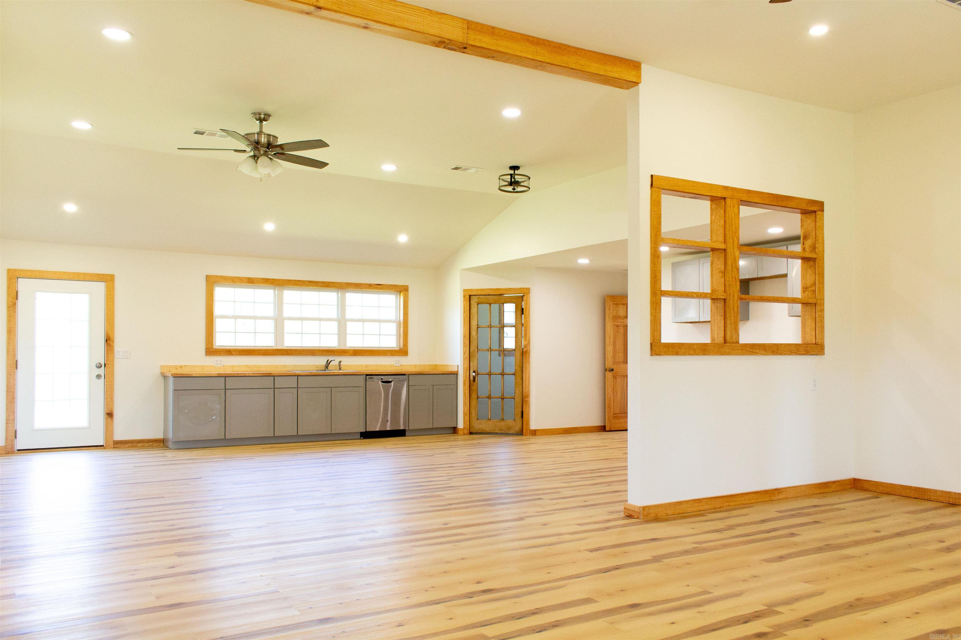 1392 Sugarloaf Road