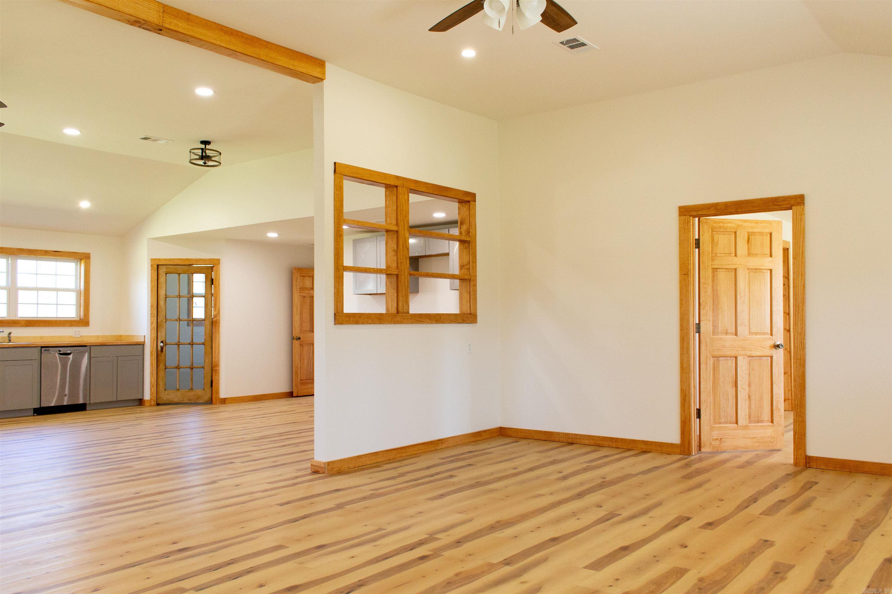 1392 Sugarloaf Road