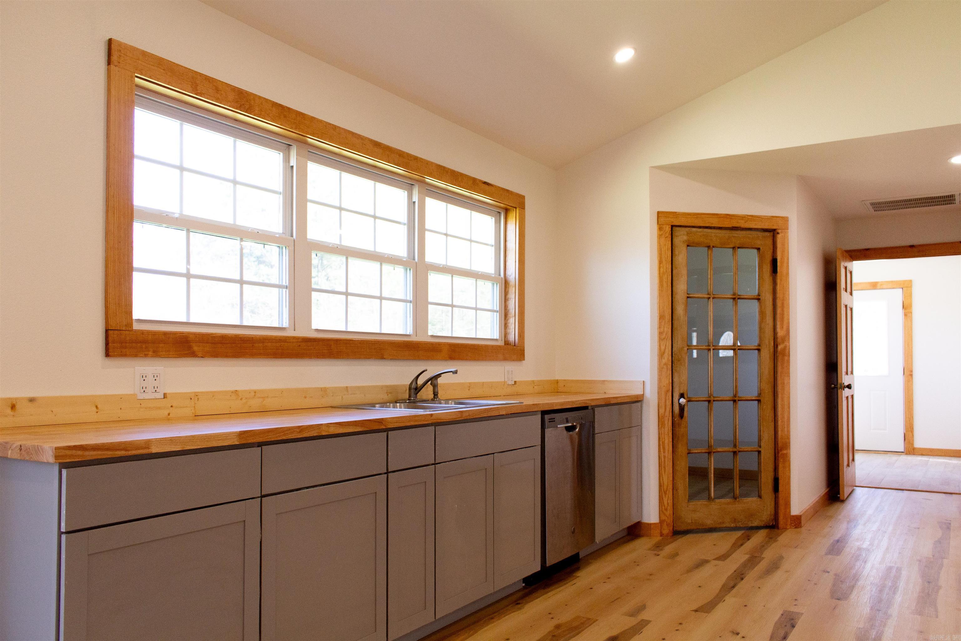 1392 Sugarloaf Road