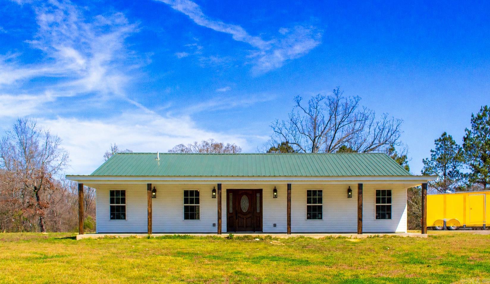 1392 Sugarloaf Road