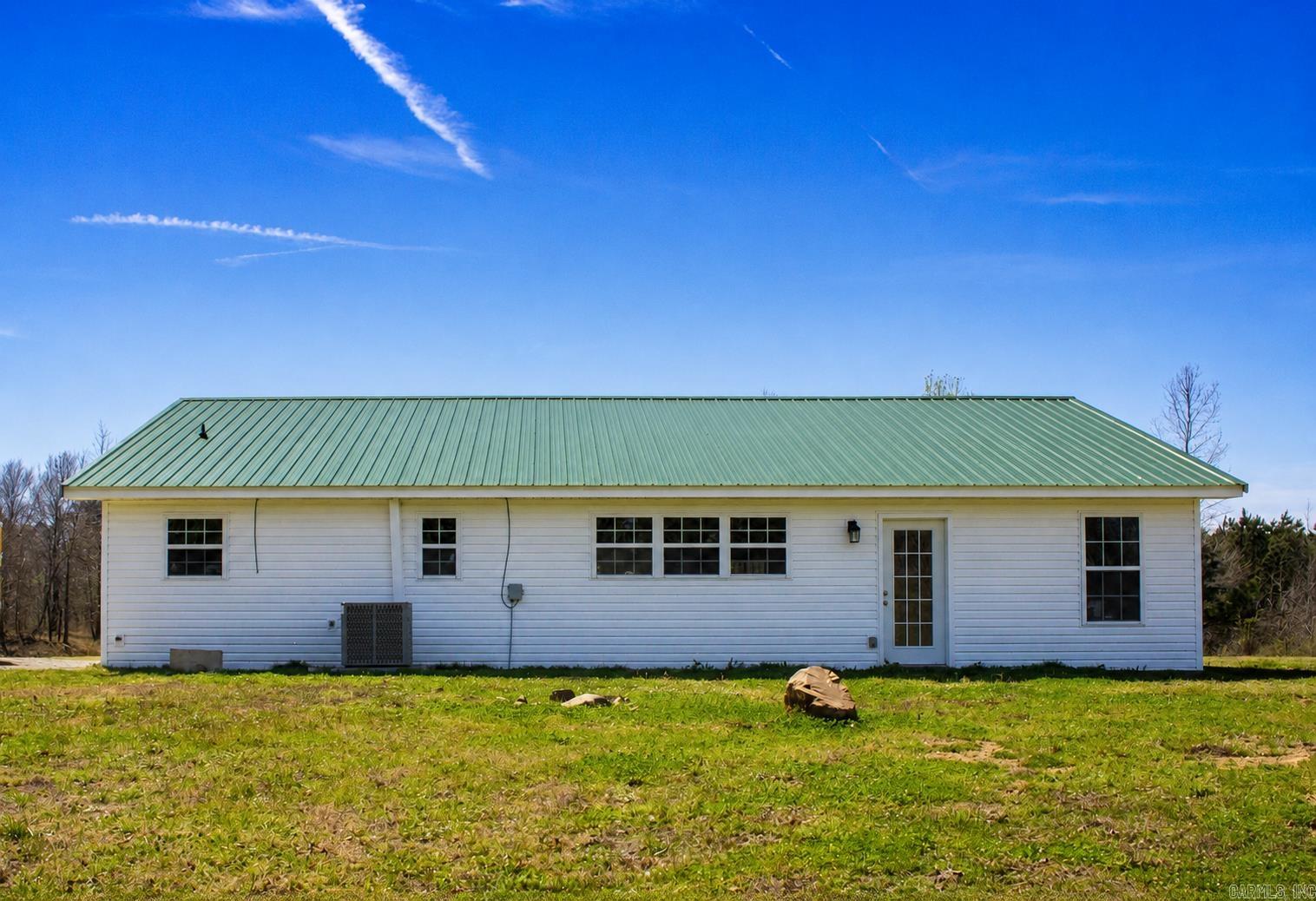 1392 Sugarloaf Road