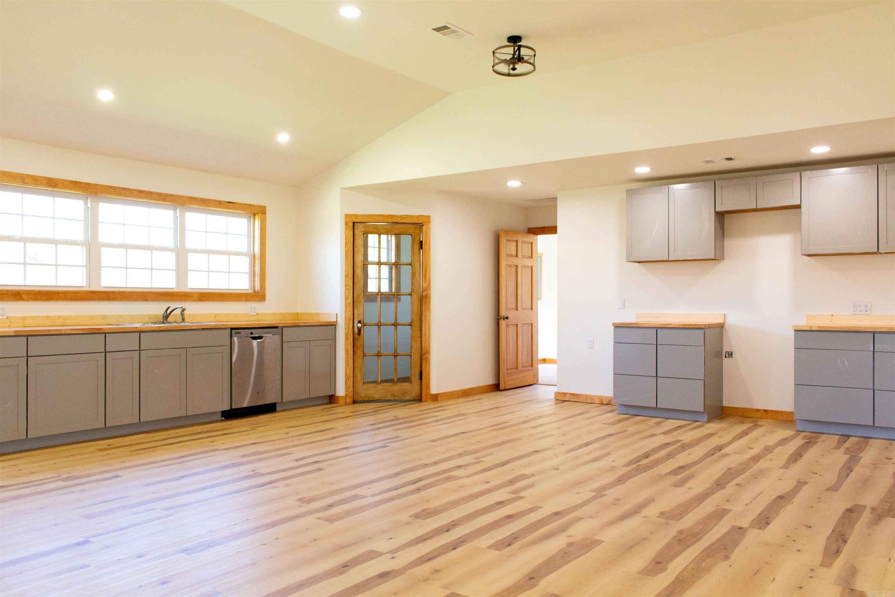 1392 Sugarloaf Road
