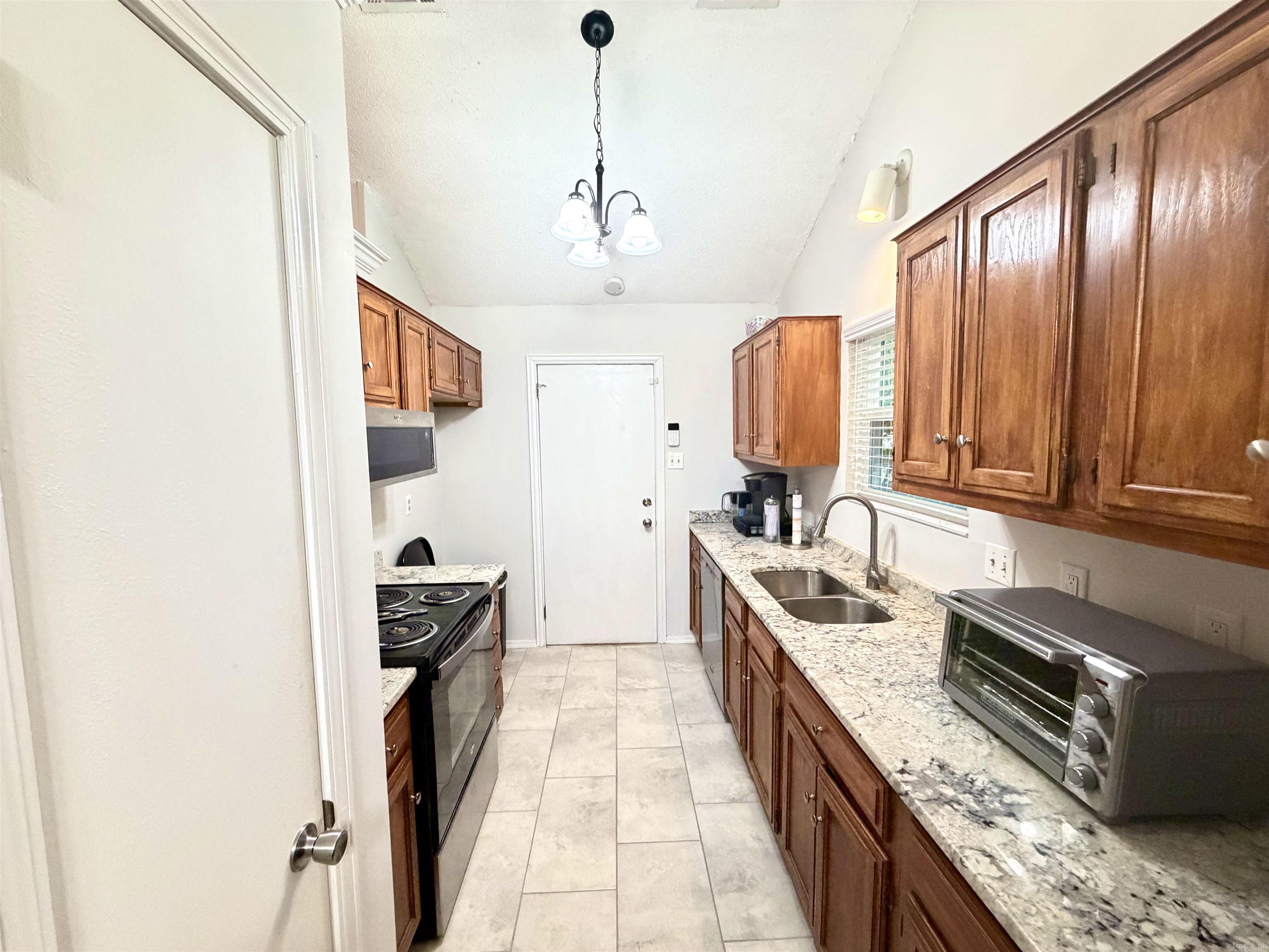 4 Red Oak Place
