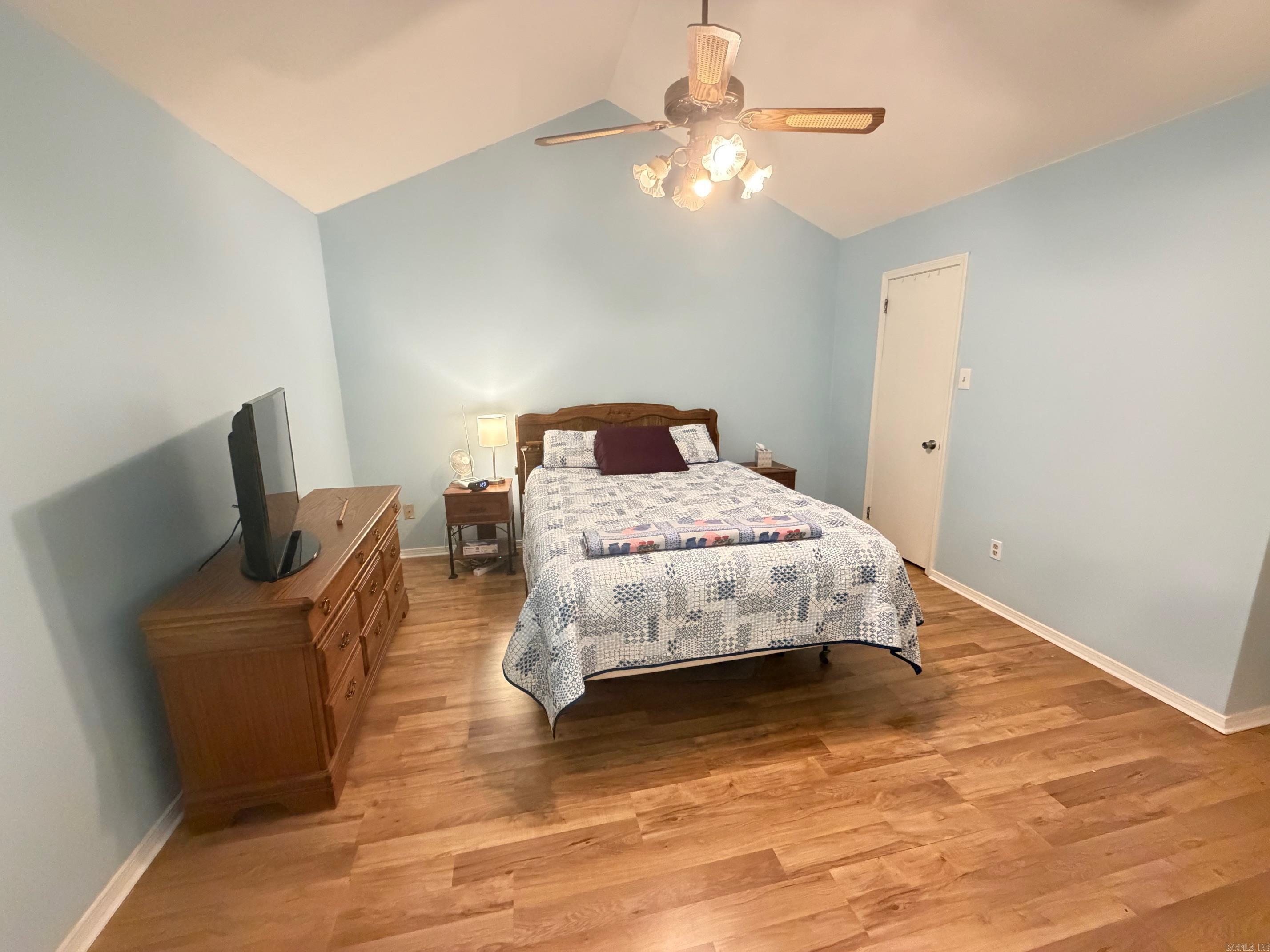4 Red Oak Place
