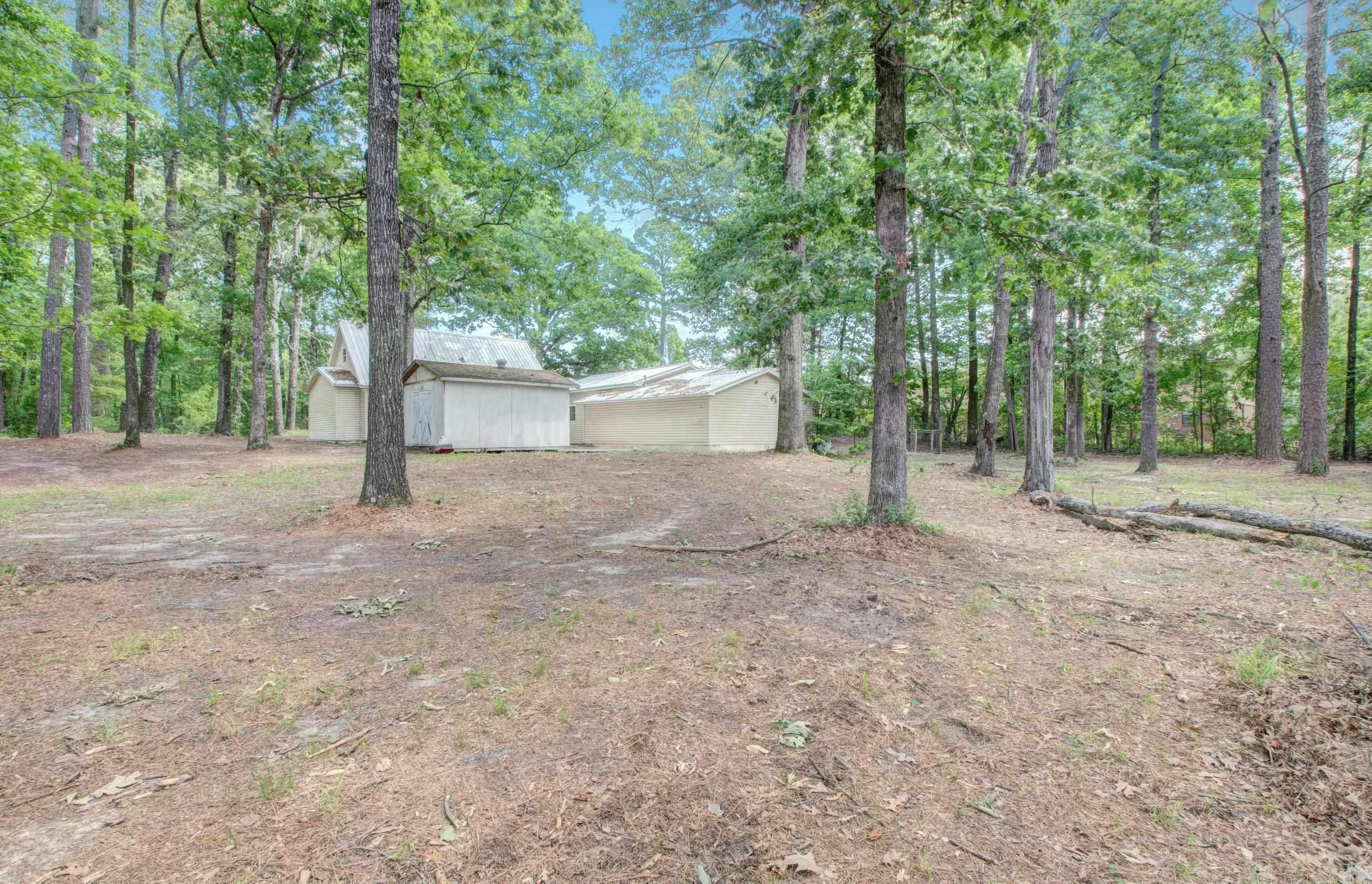 6900 Cherokee Ln
