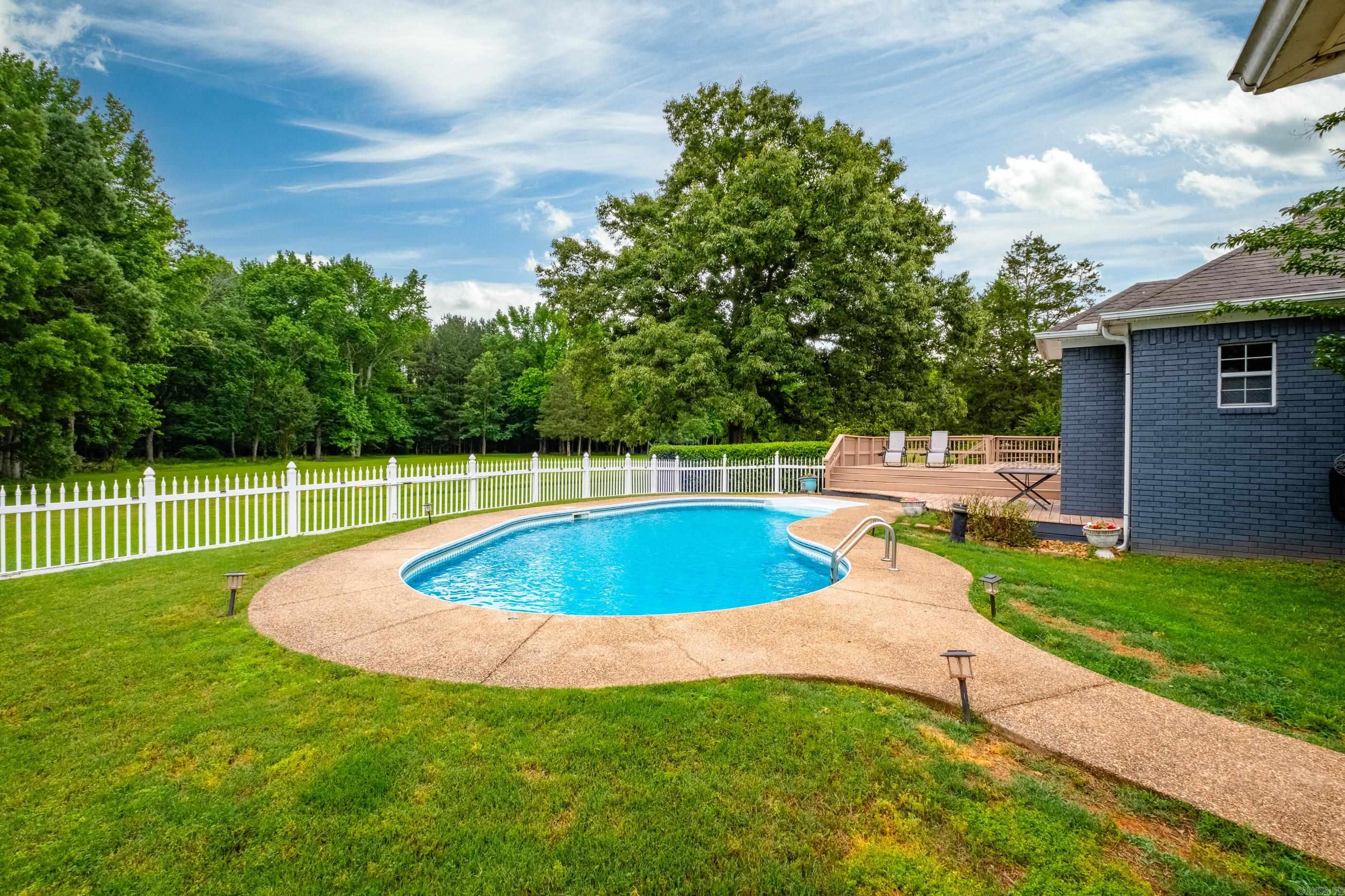 17 Mckenzie Trail