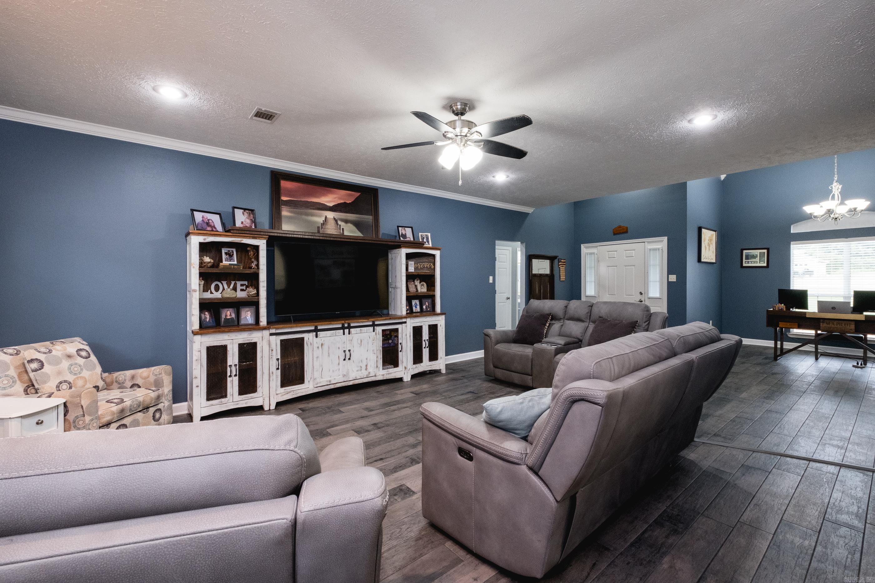 17 Mckenzie Trail
