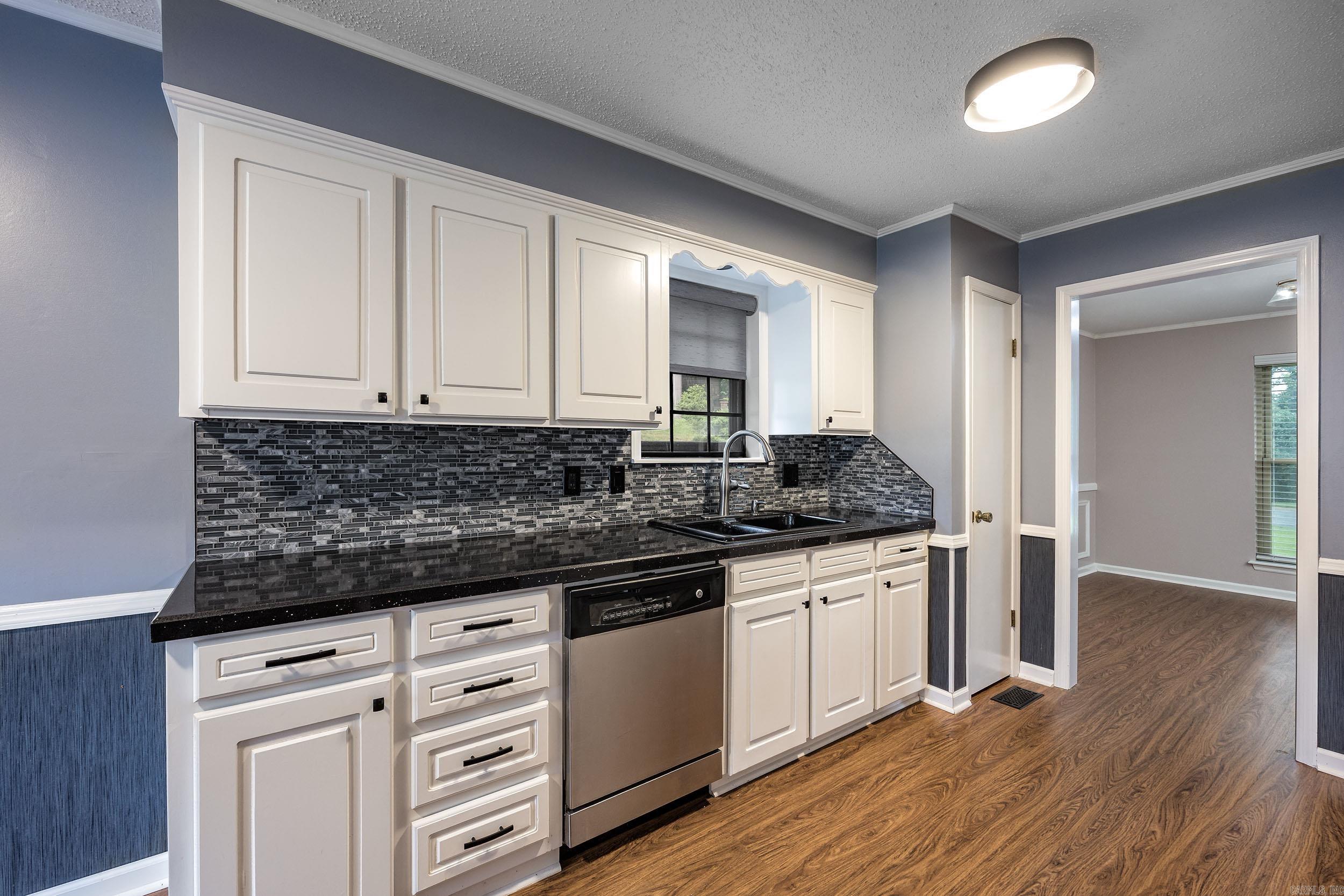 8 Kings Mountain Court