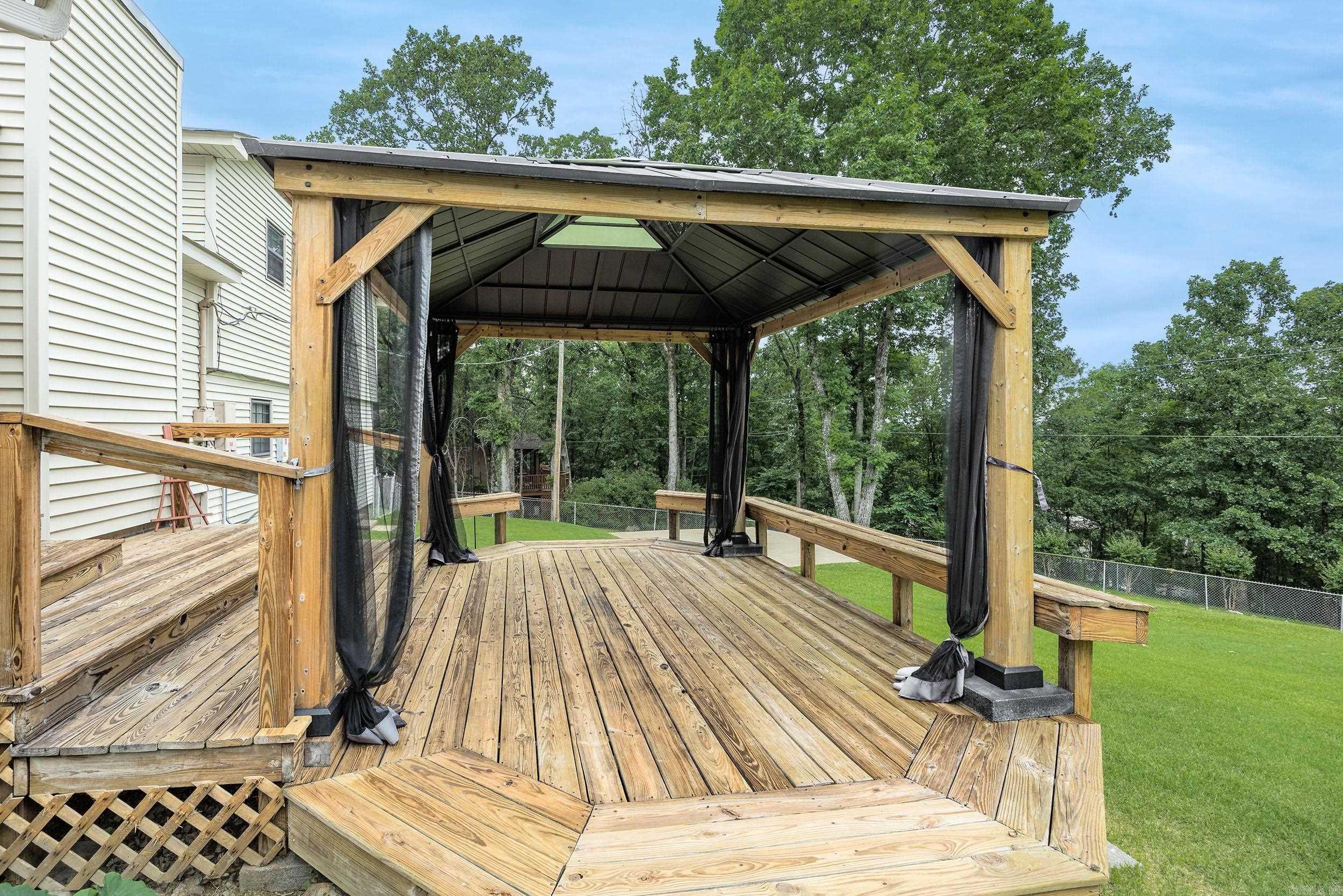 8 Kings Mountain Court