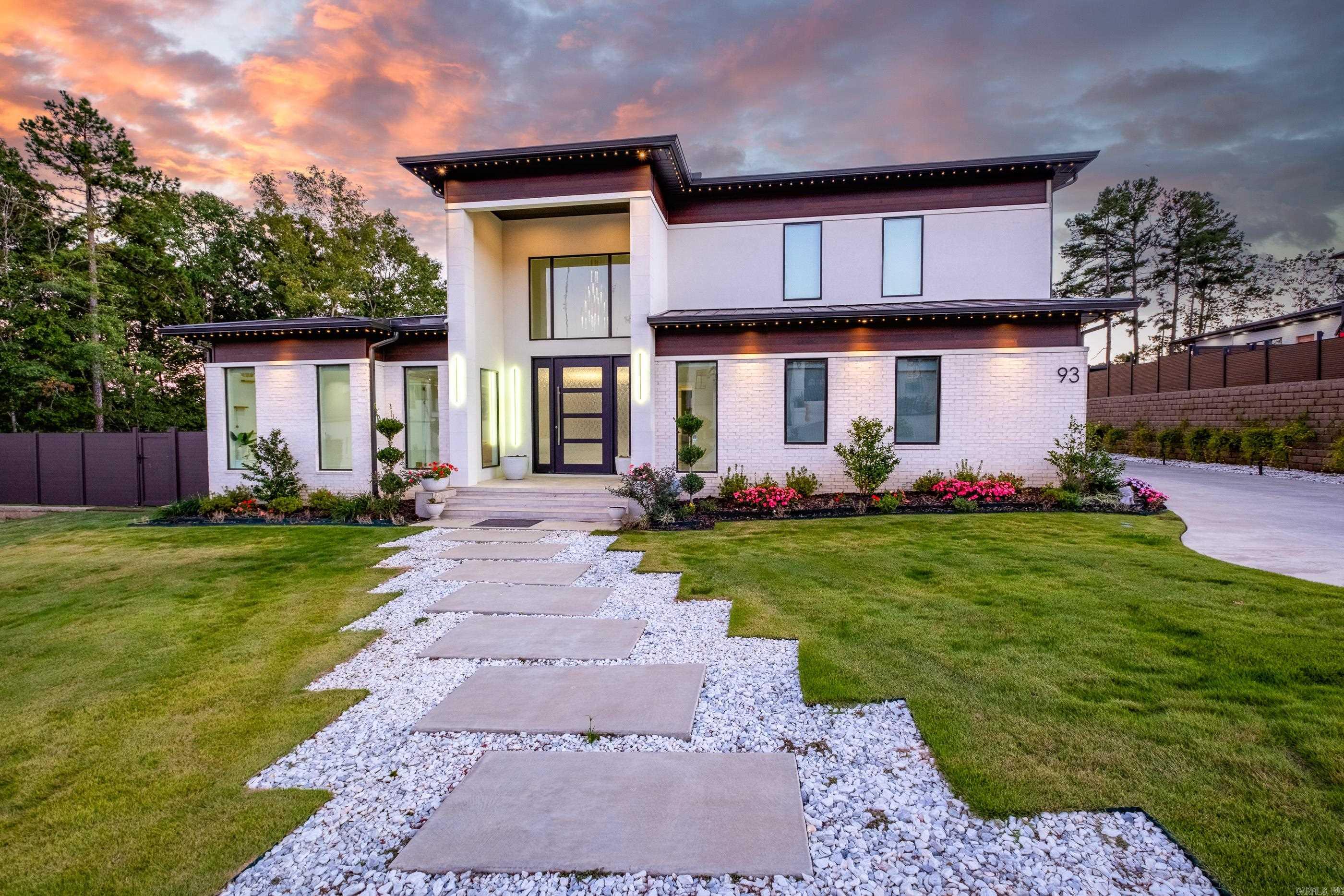 93 Orle Circle