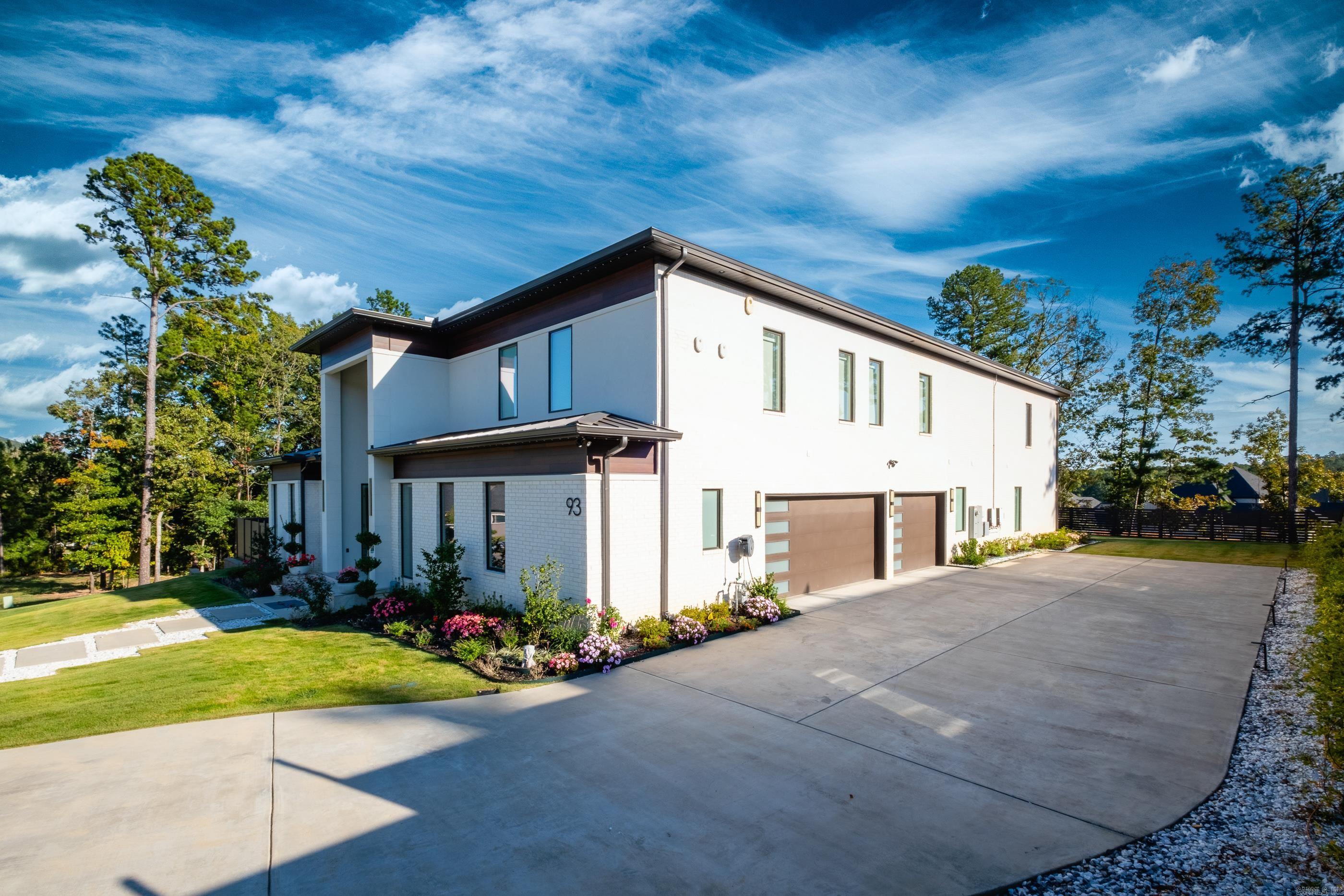 93 Orle Circle