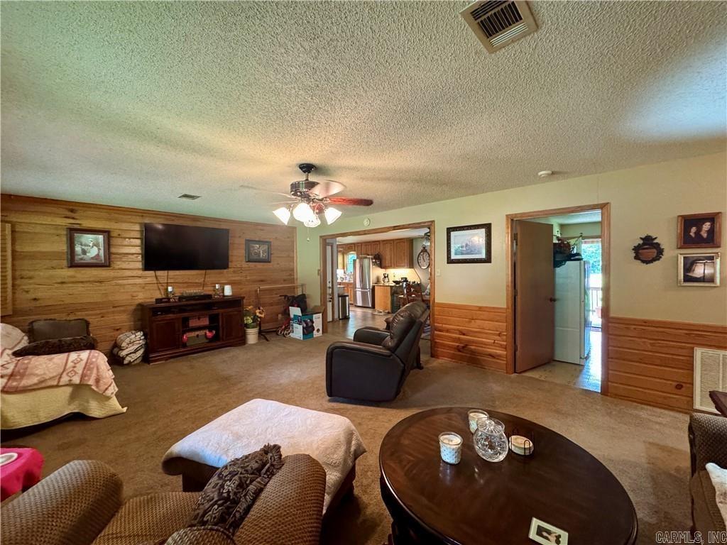 715 Dug