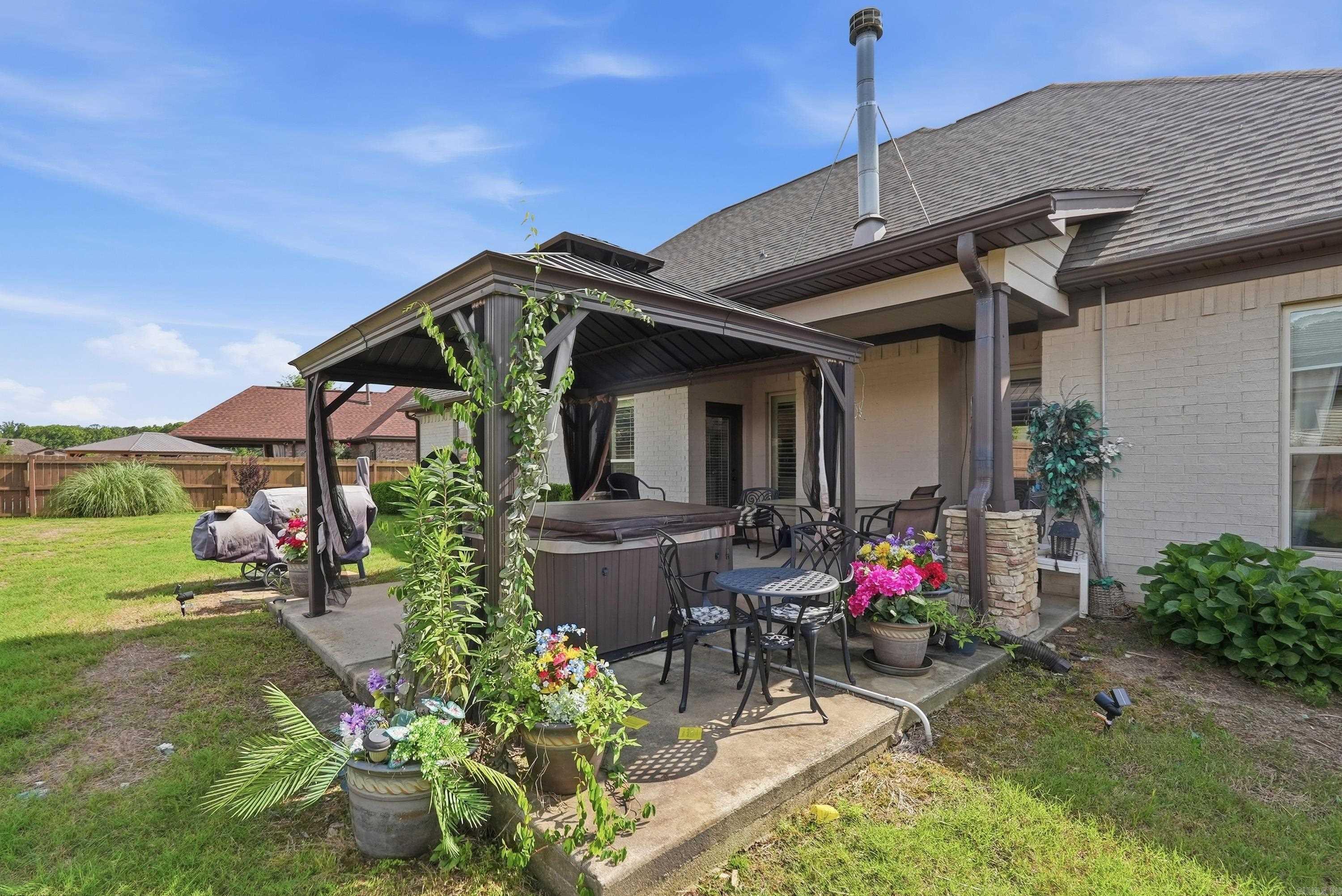 3221 Robbins Drive