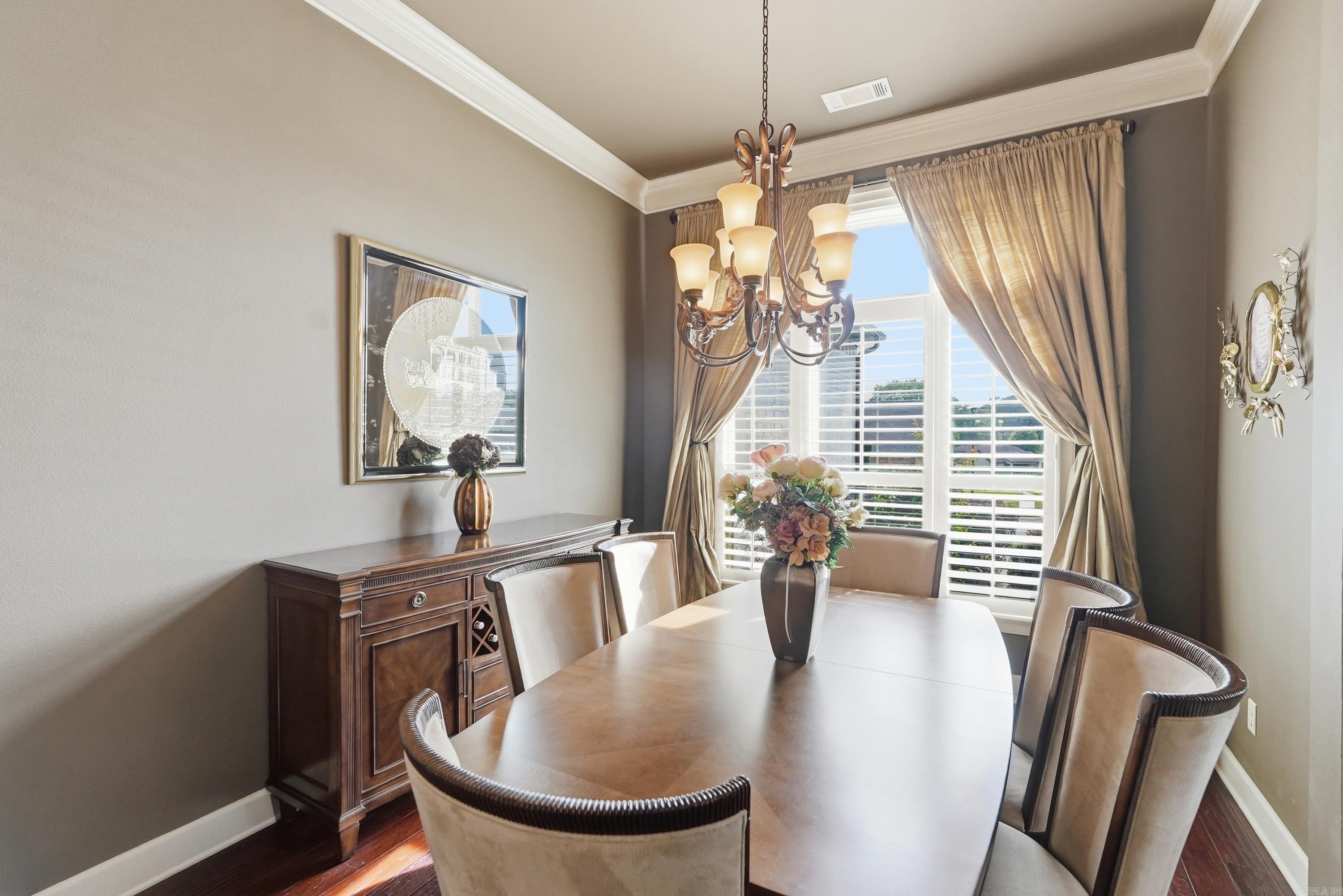 3221 Robbins Drive
