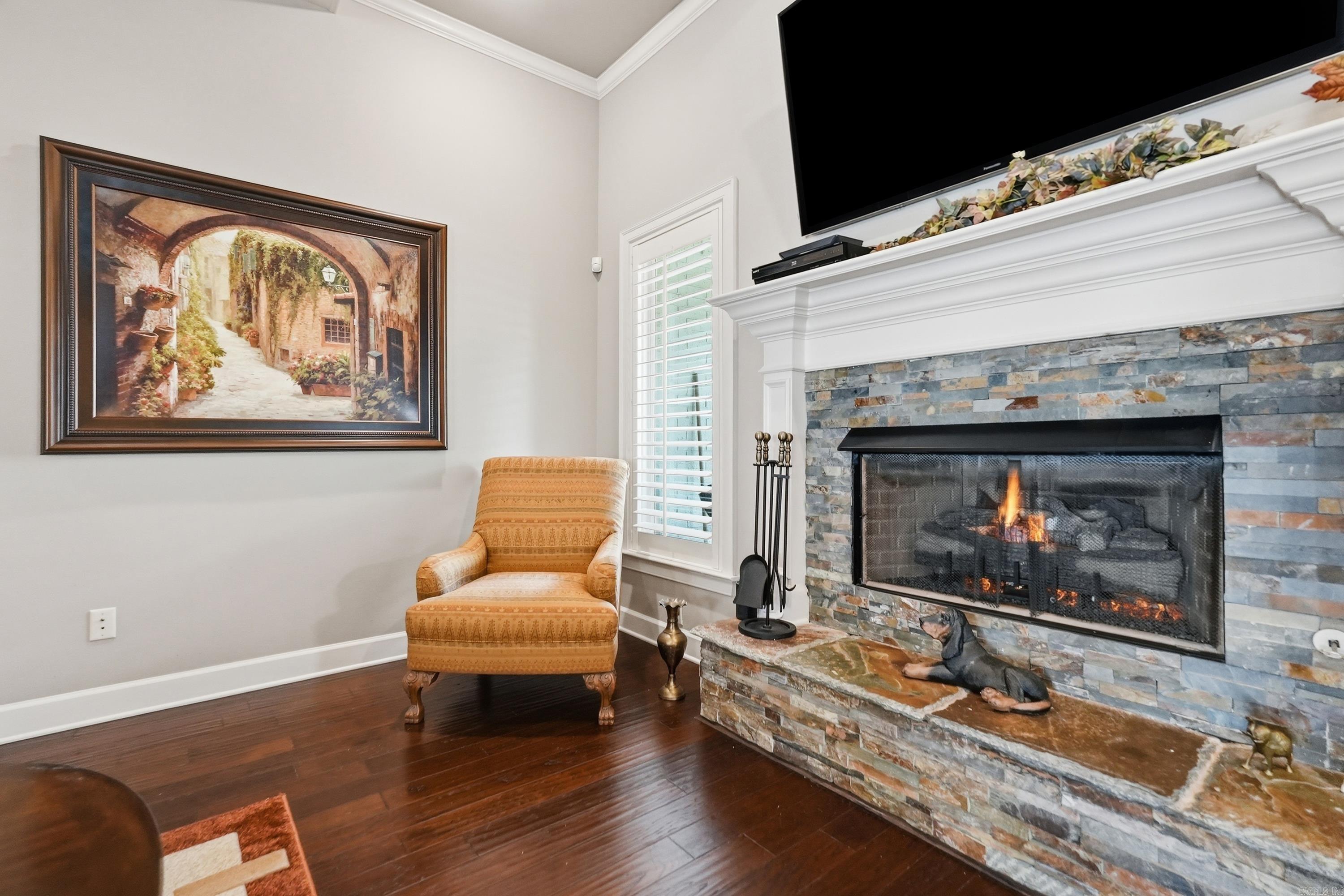 3221 Robbins Drive