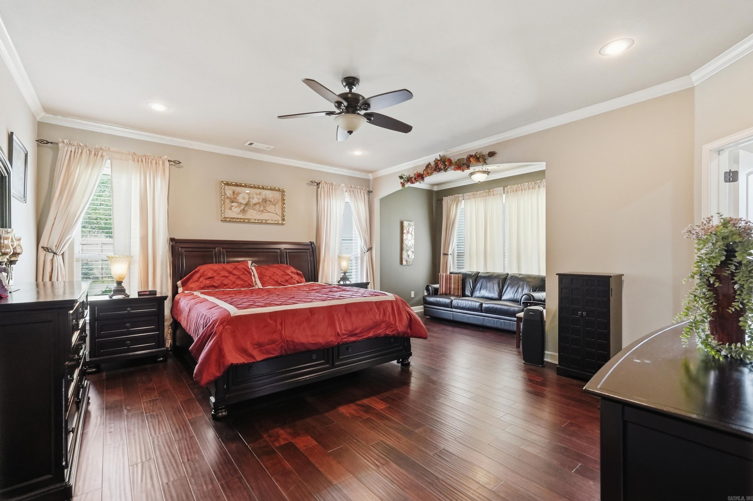 3221 Robbins Drive