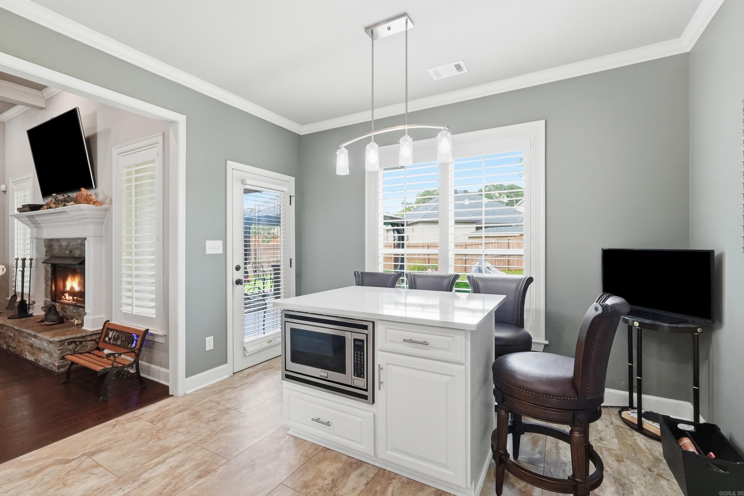3221 Robbins Drive