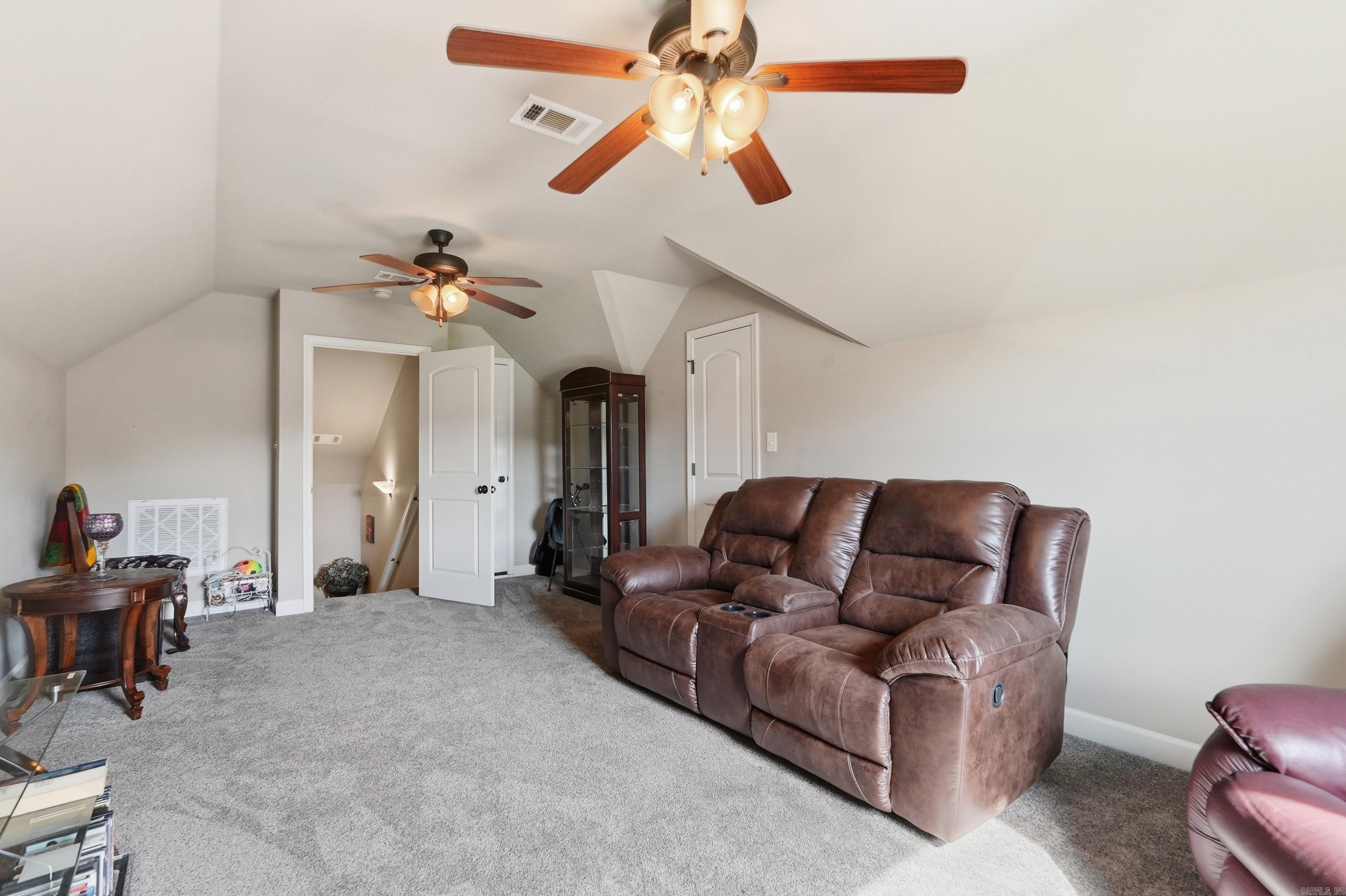 3221 Robbins Drive