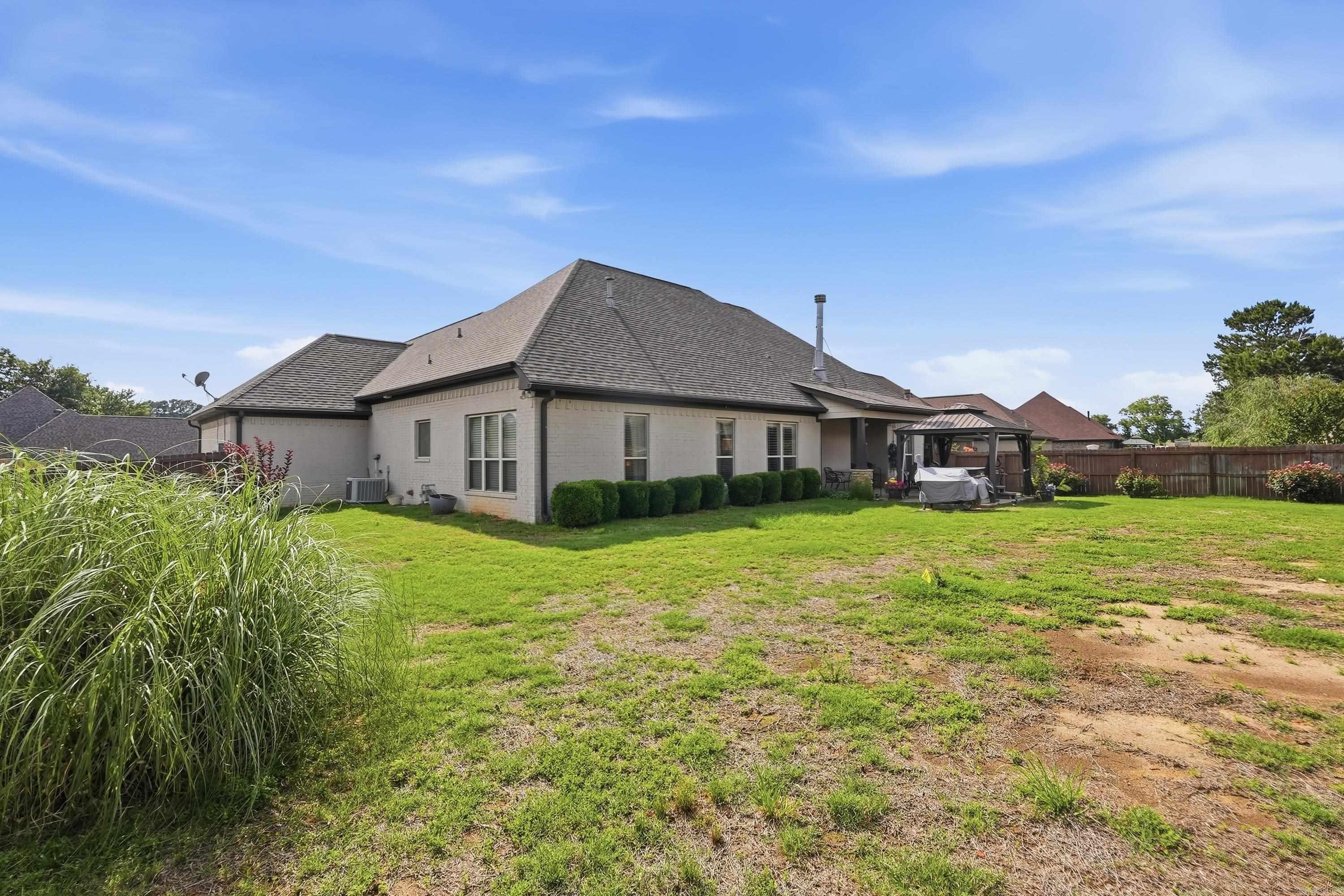 3221 Robbins Drive