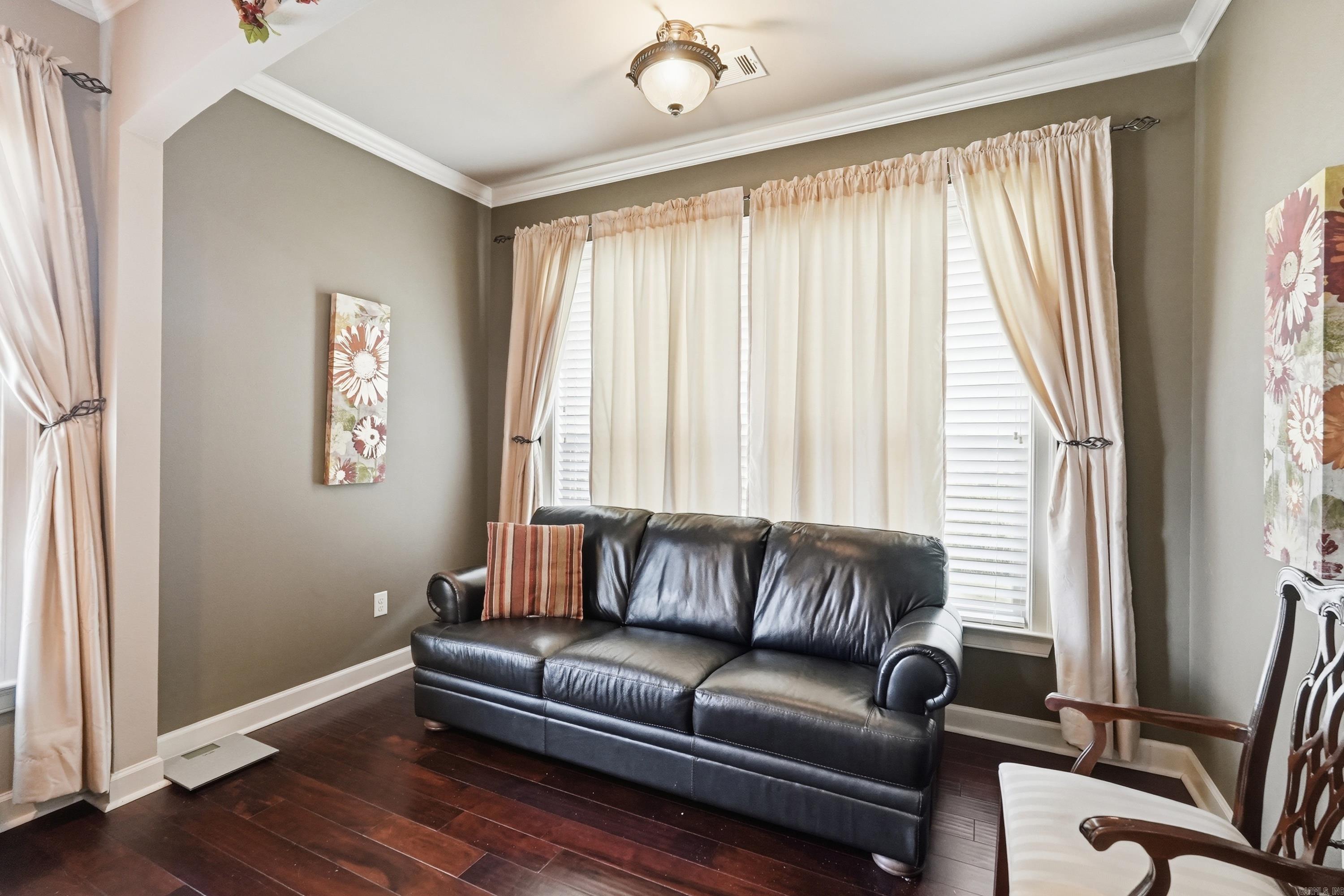 3221 Robbins Drive