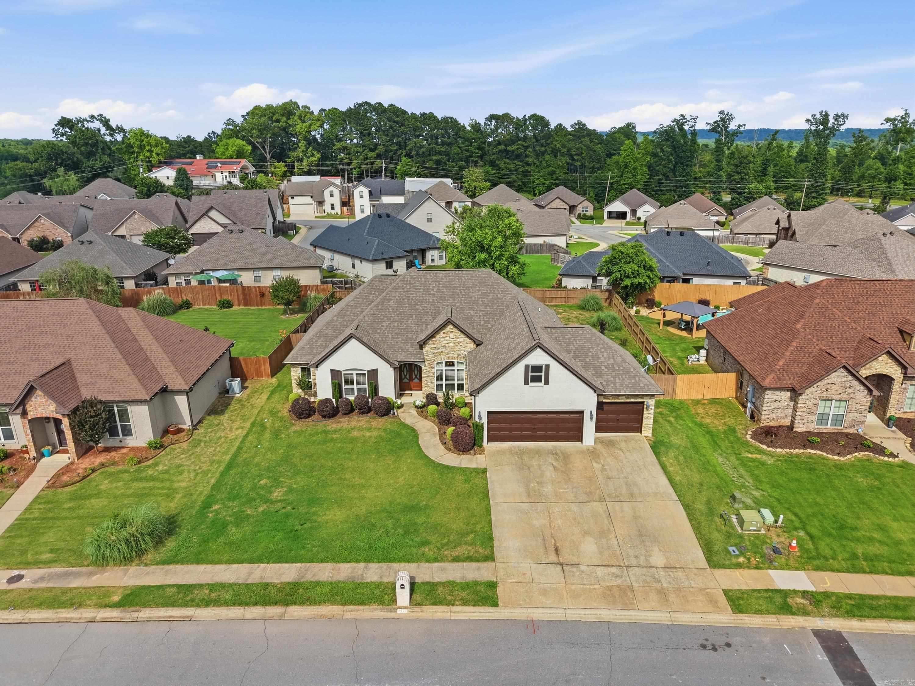 3221 Robbins Drive