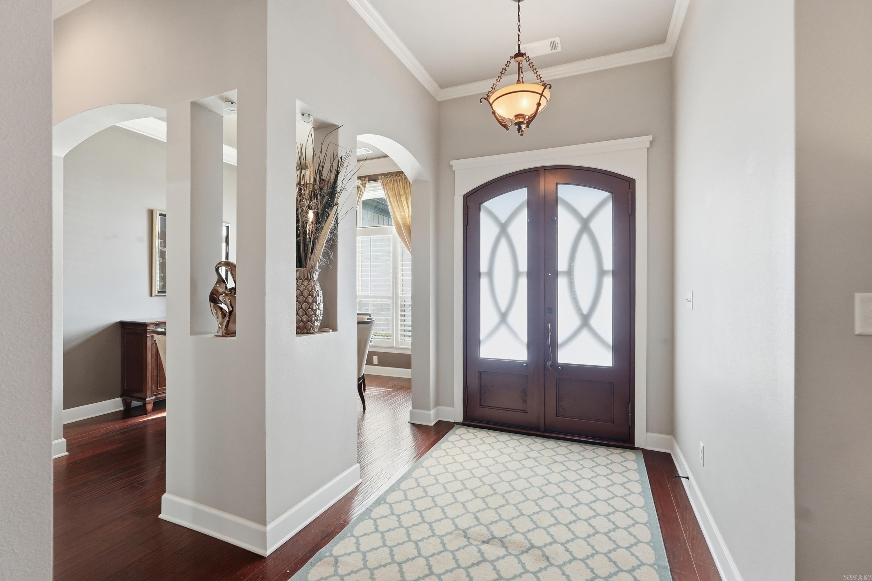 3221 Robbins Drive
