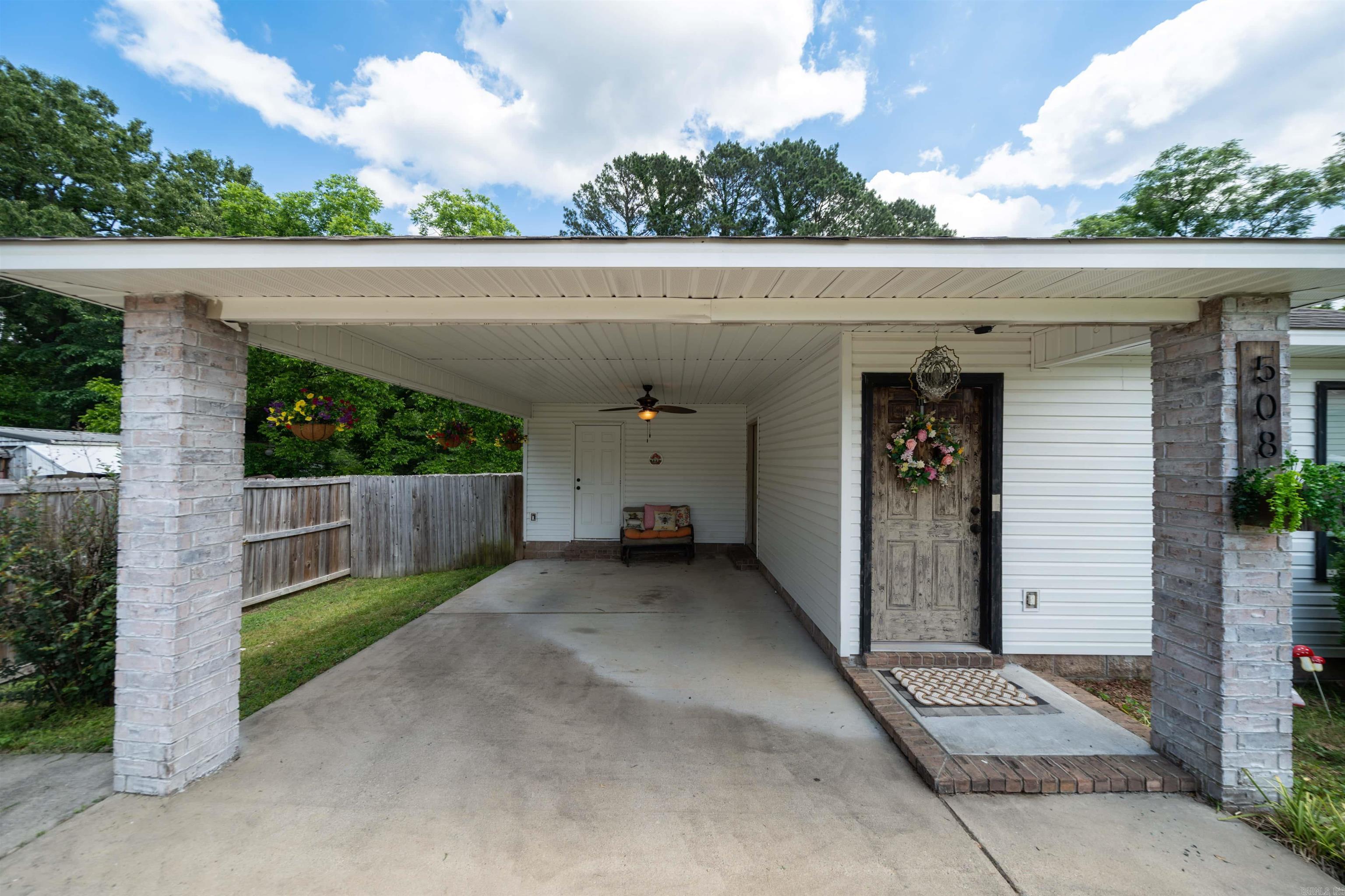 508 N Rose