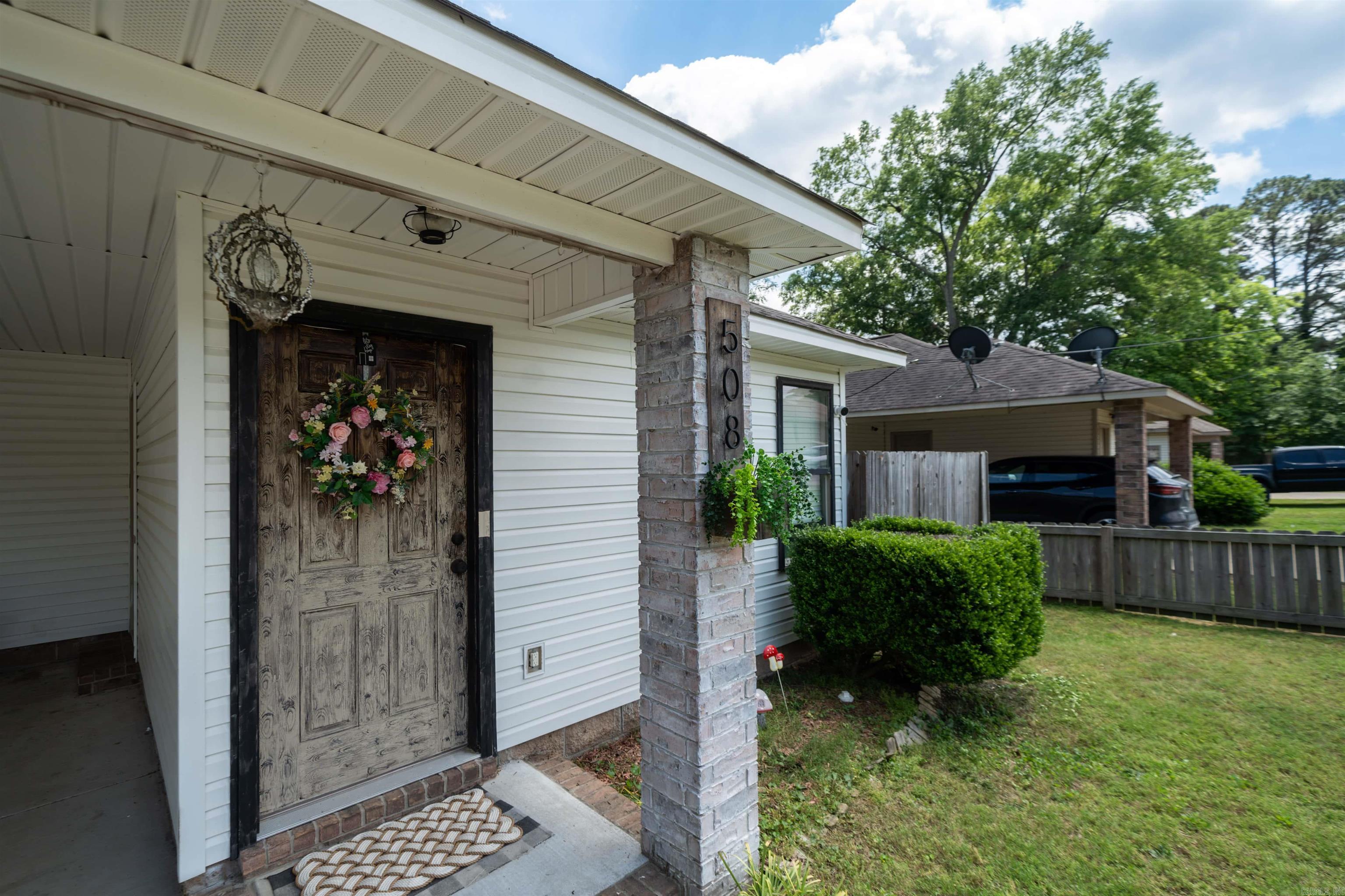 508 N Rose