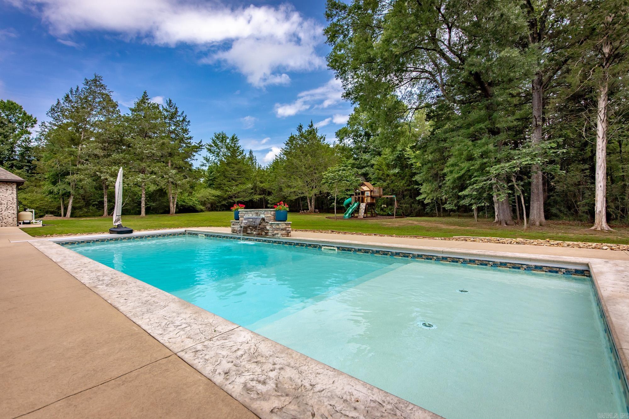 3100 York Ln
