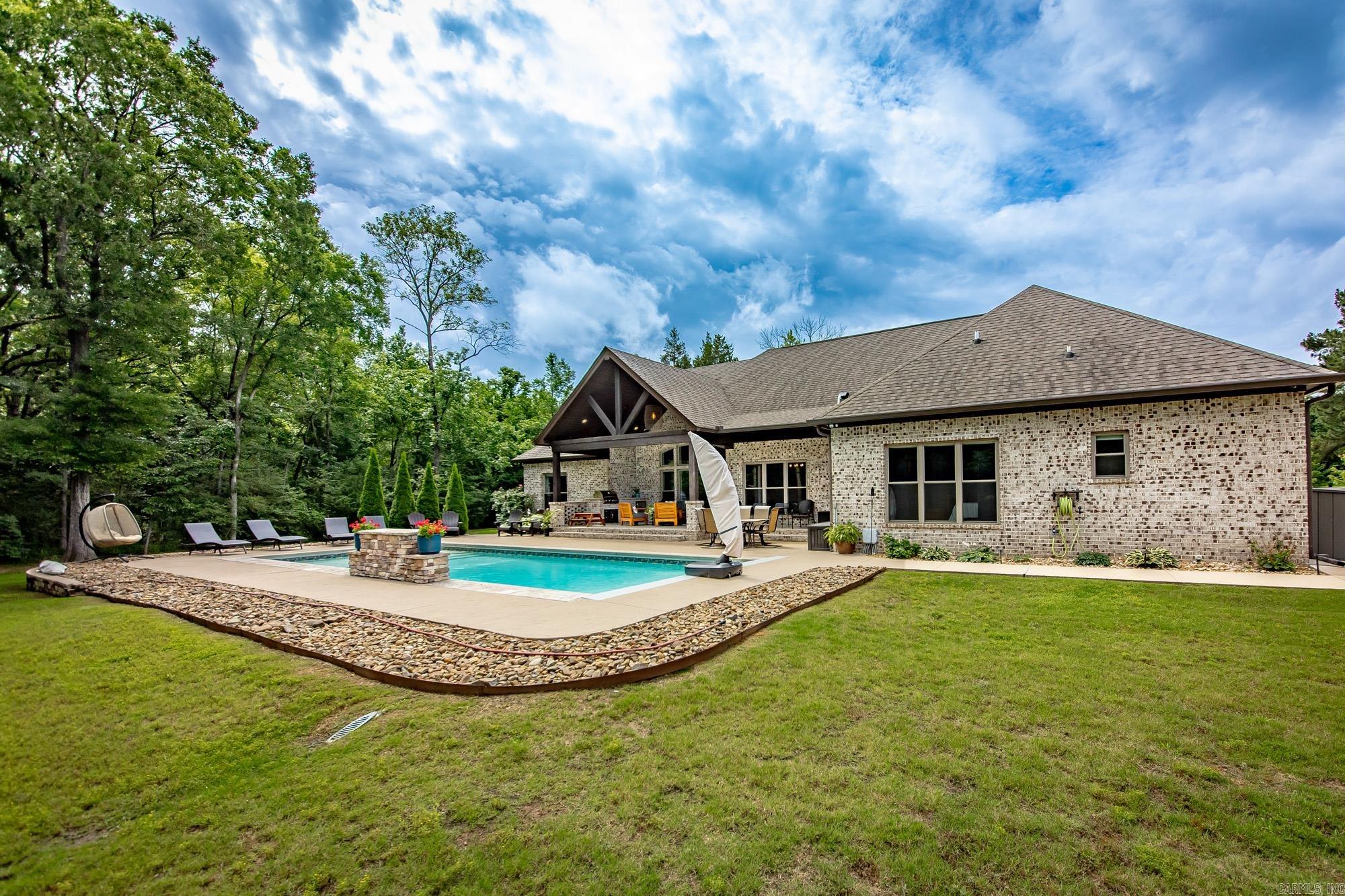 3100 York Ln
