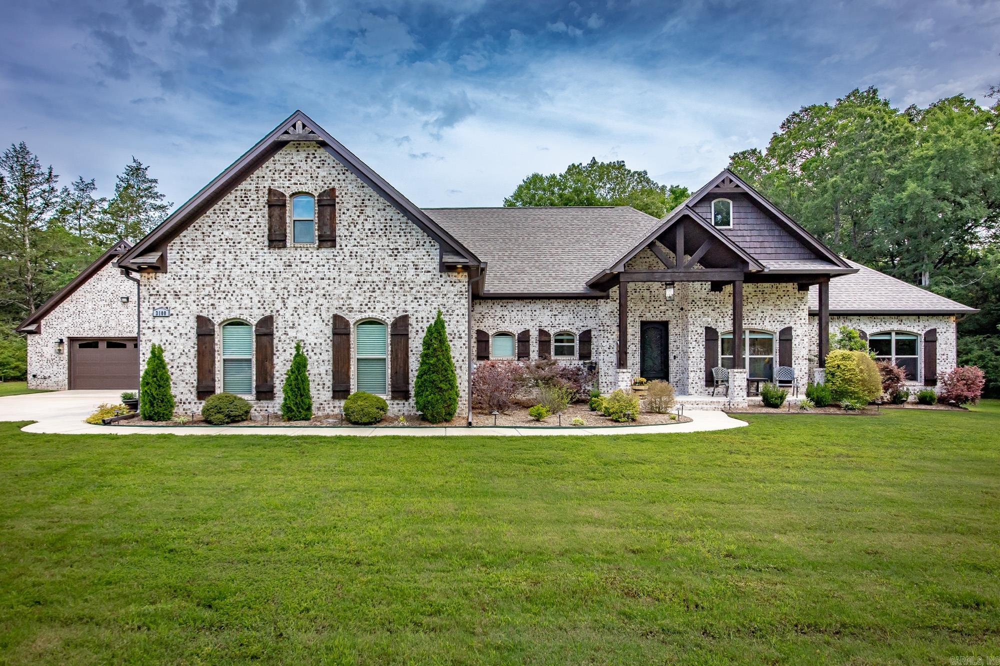 3100 York Ln