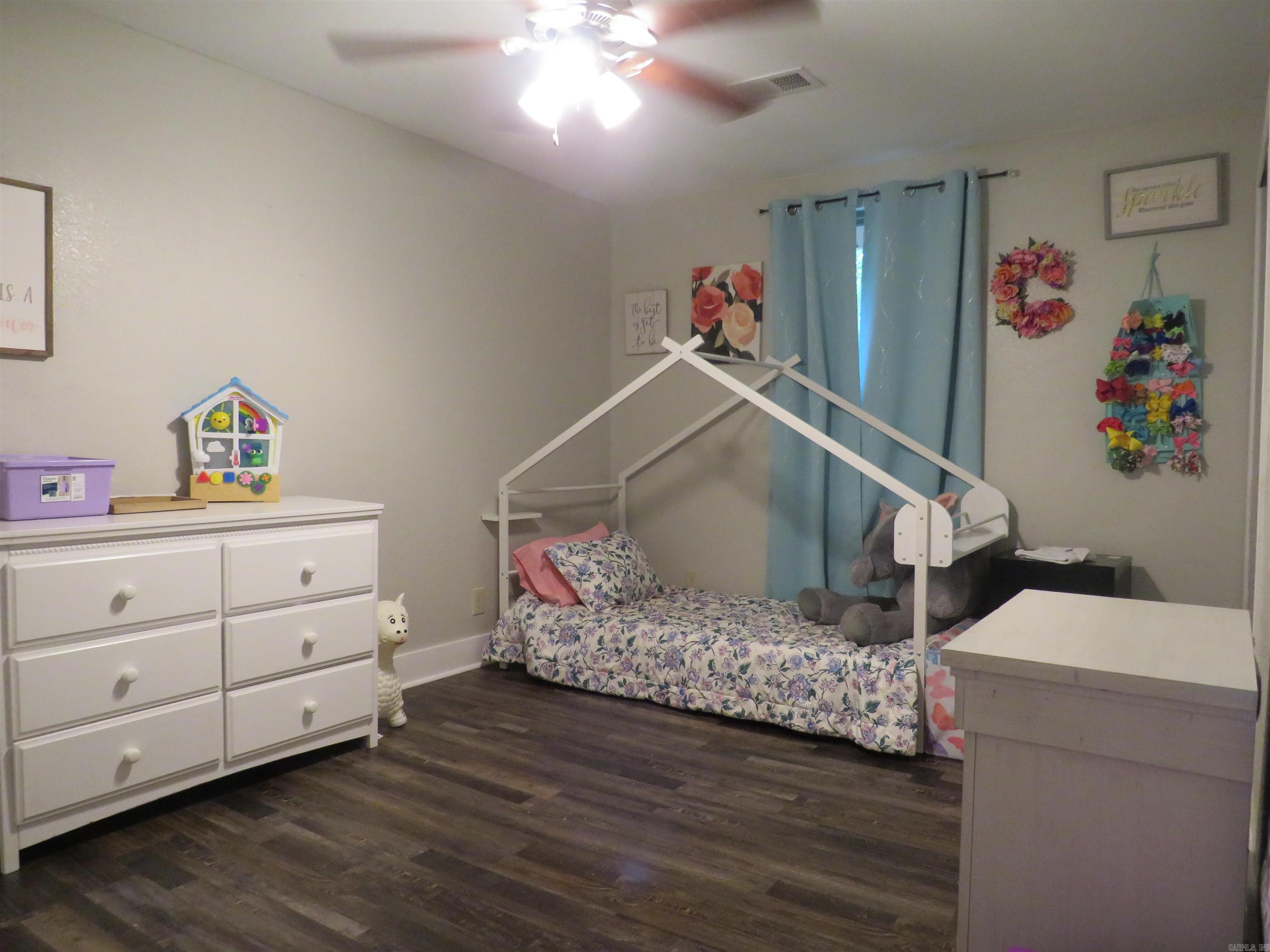 403 W Walnut Street