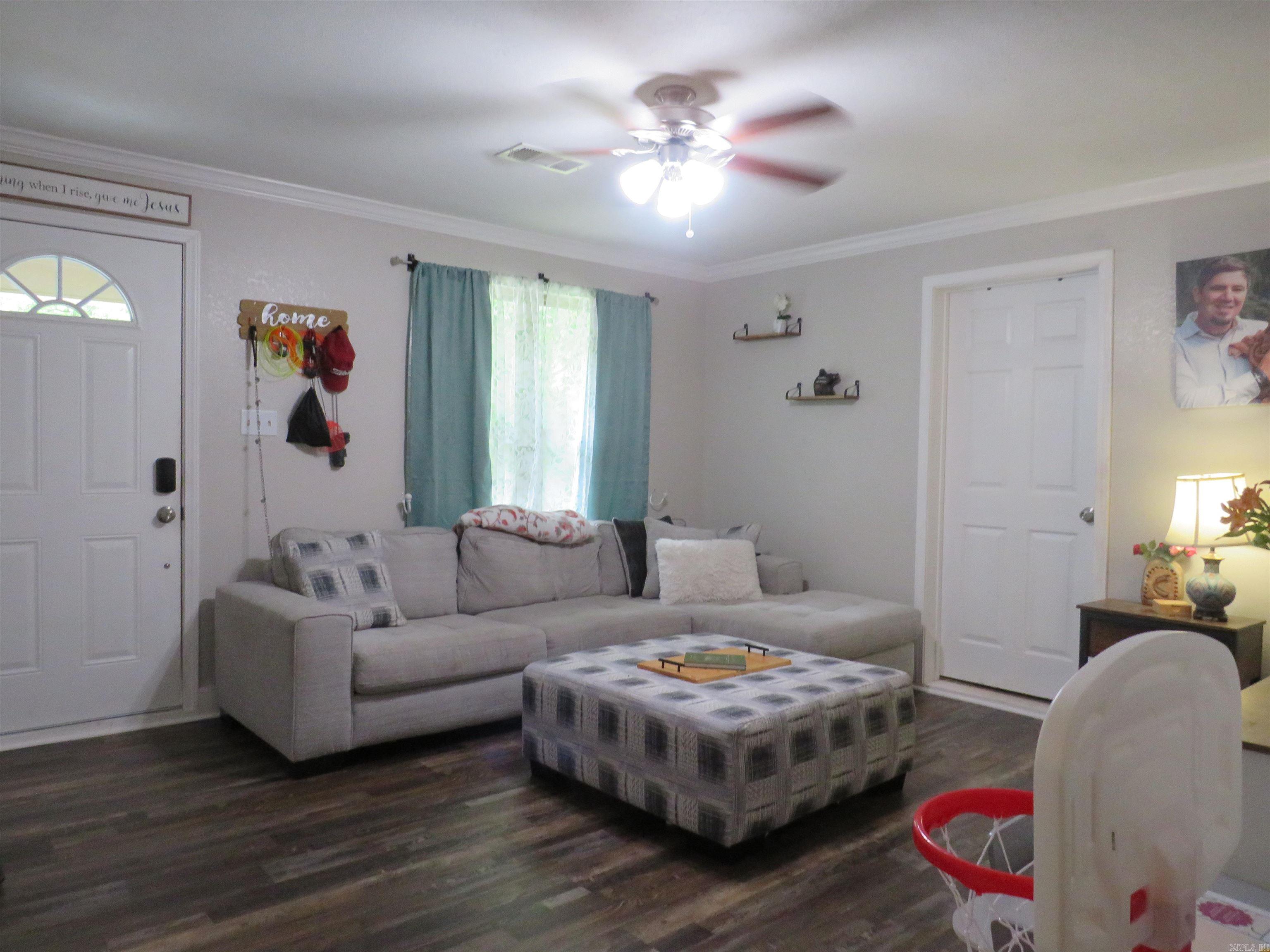 403 W Walnut Street